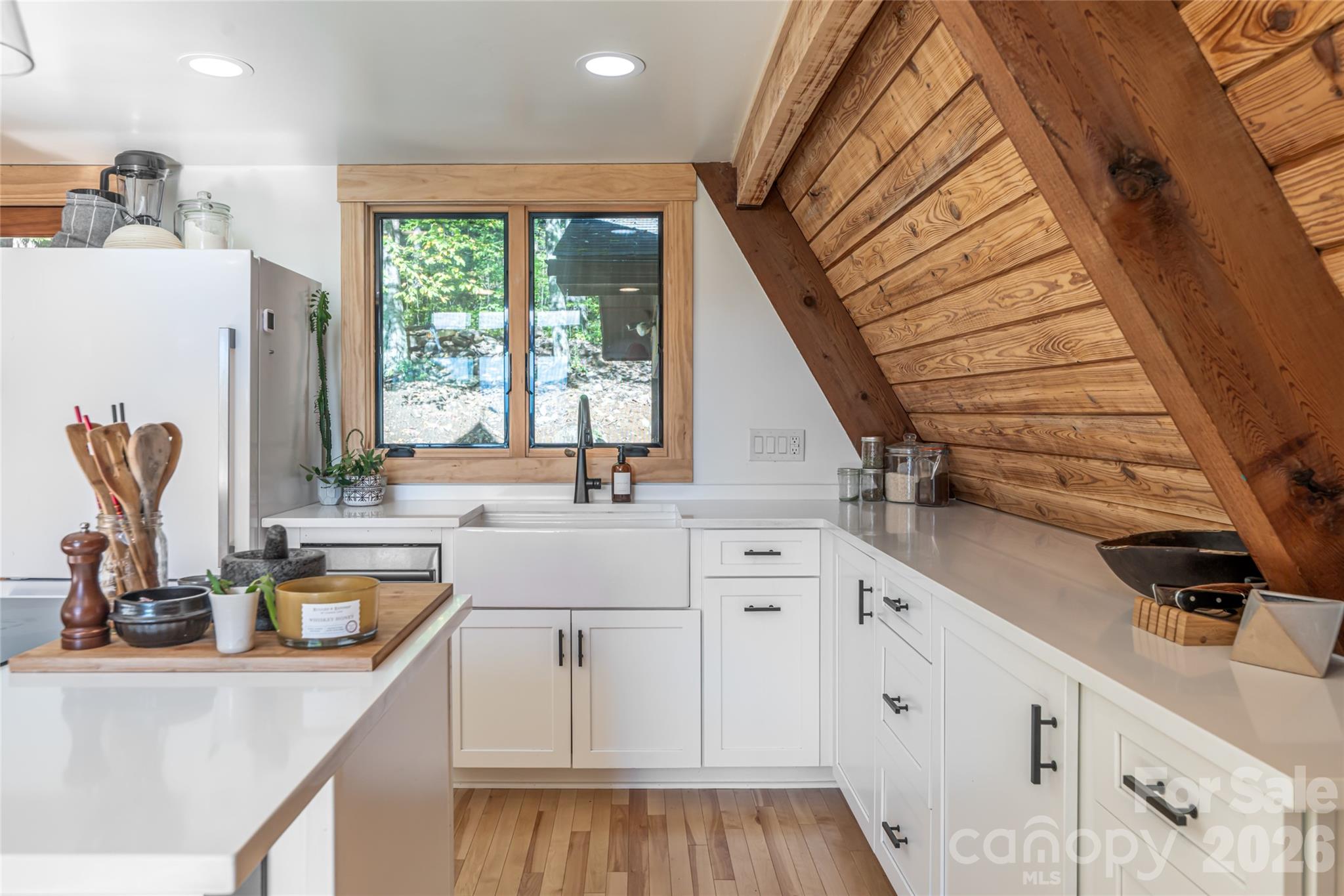 360 Banjo Branch Road — Burnsville