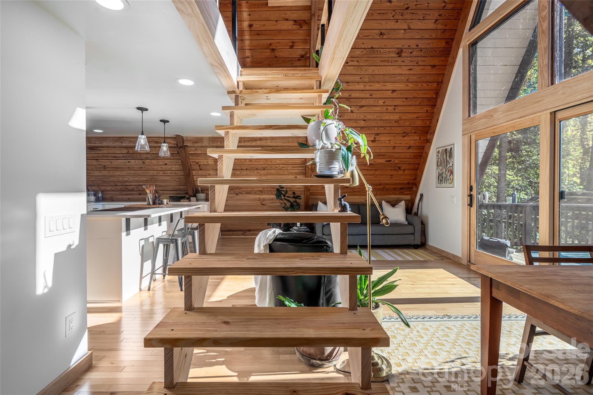 360 Banjo Branch Road — Burnsville