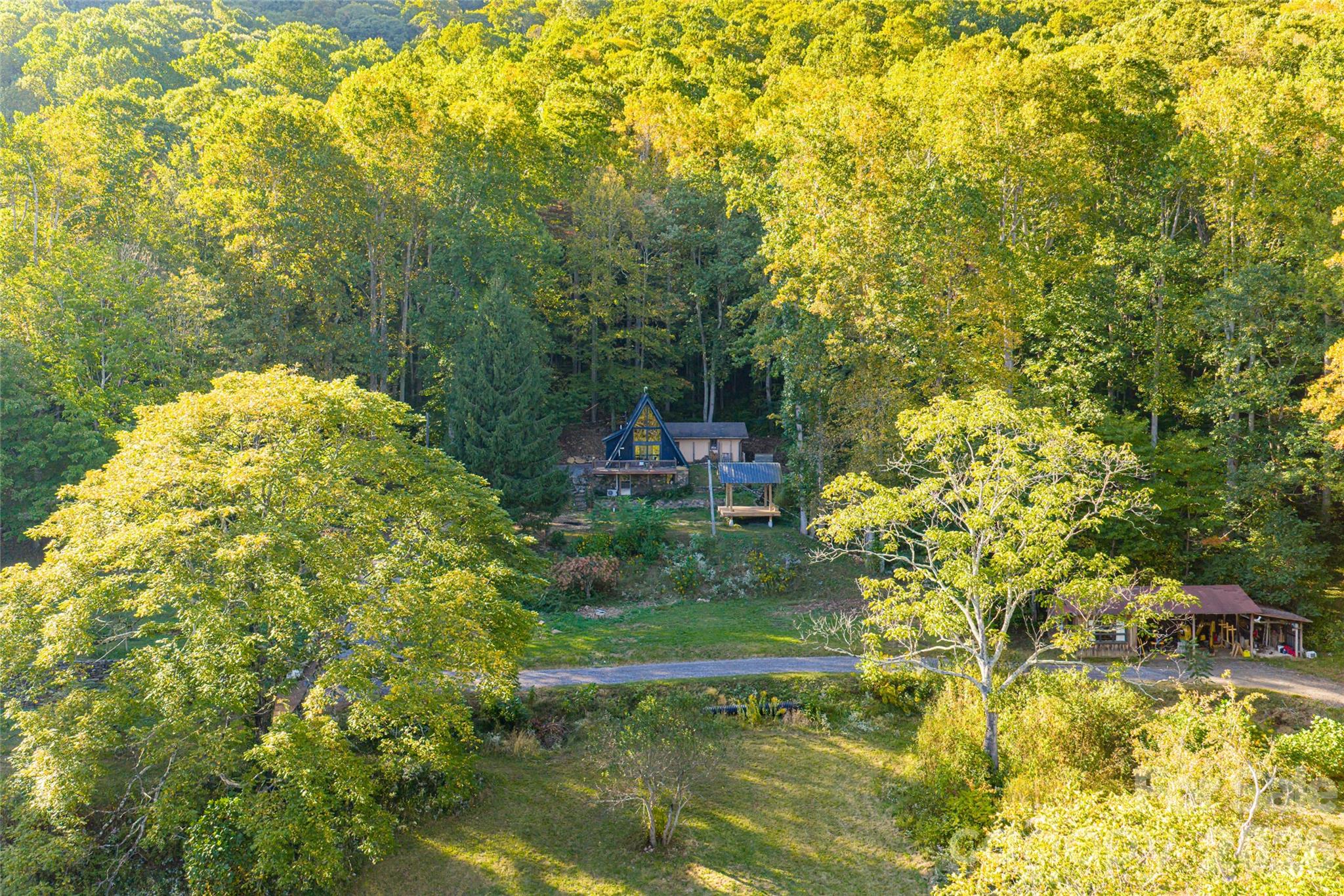 360 Banjo Branch Road — Burnsville