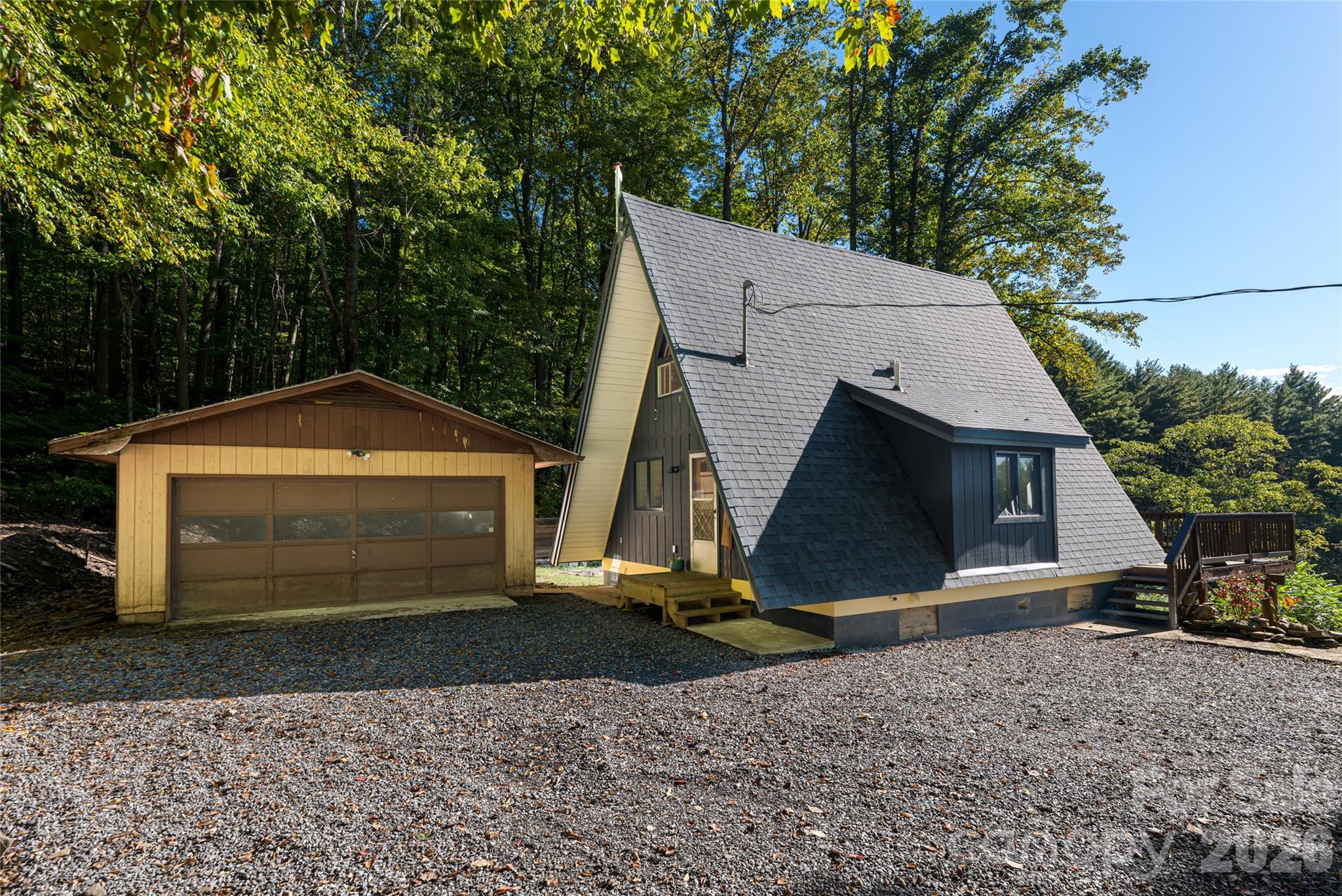 360 Banjo Branch Road — Burnsville