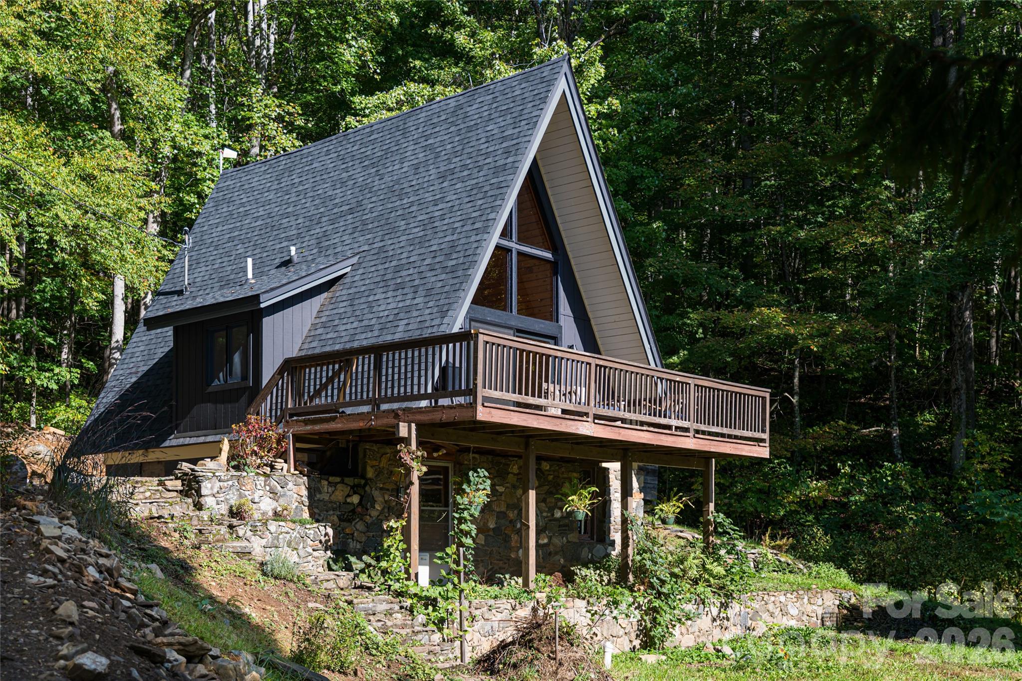 360 Banjo Branch Road — Burnsville