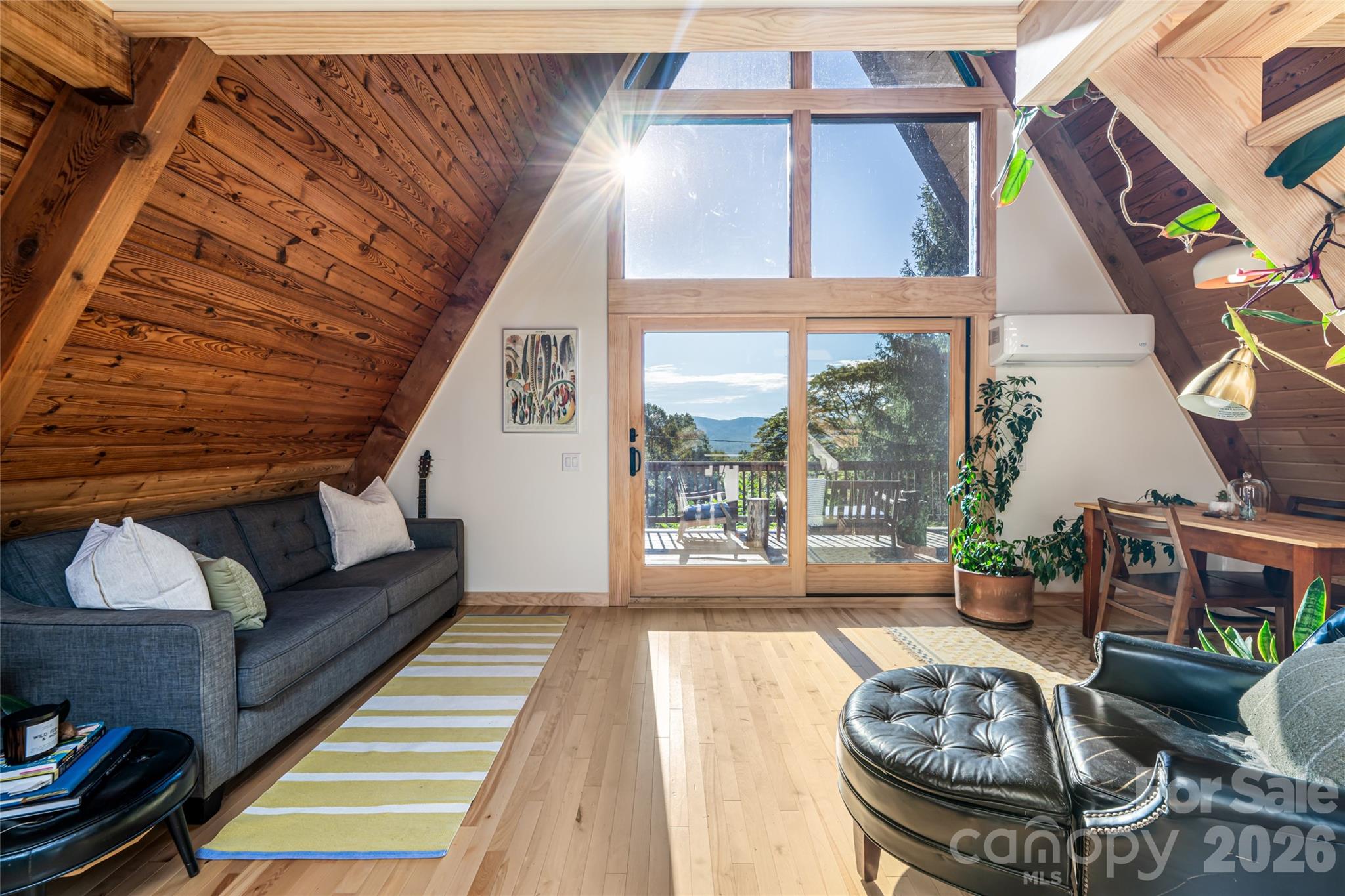 360 Banjo Branch Road — Burnsville