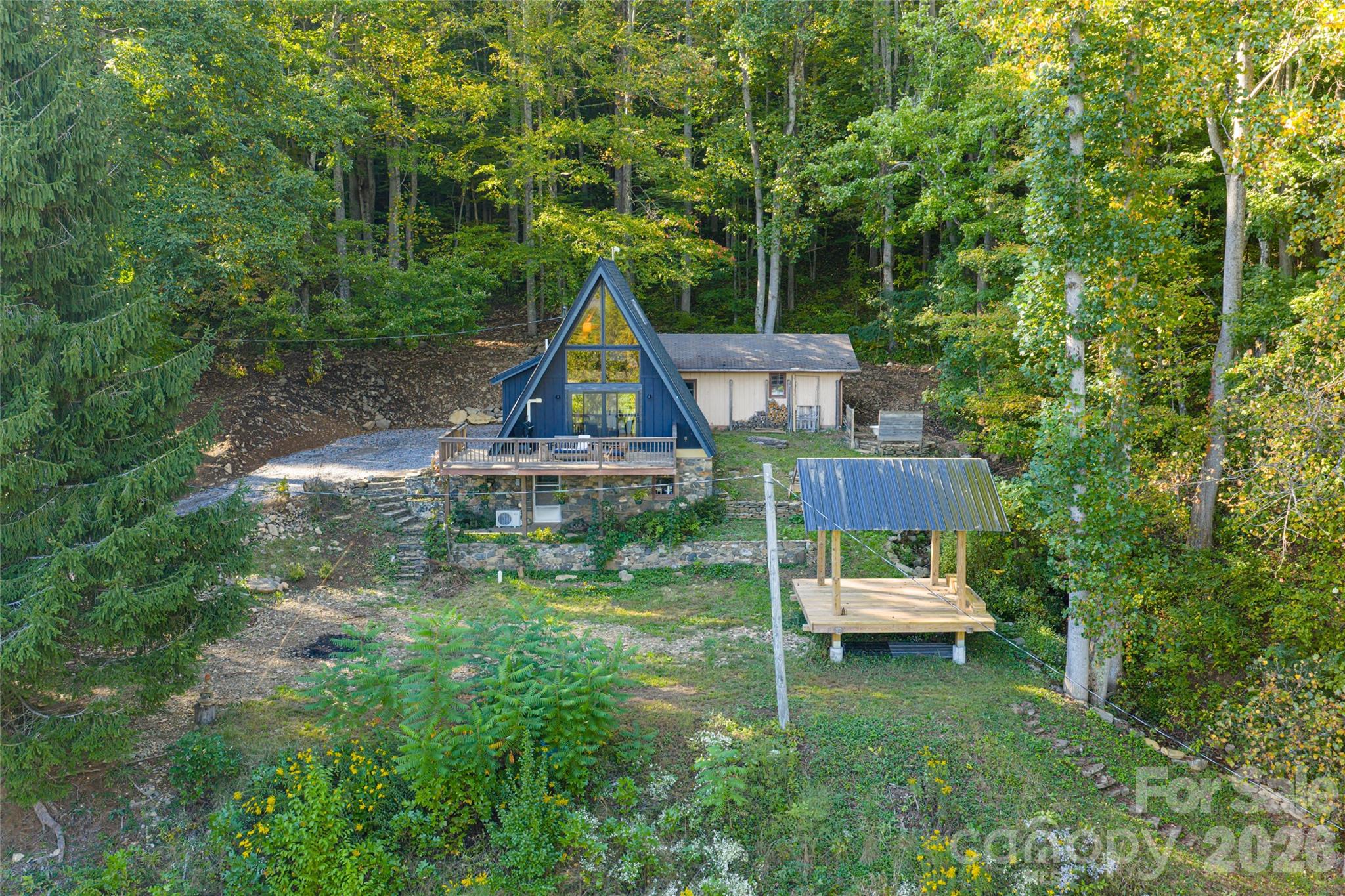 360 Banjo Branch Road — Burnsville