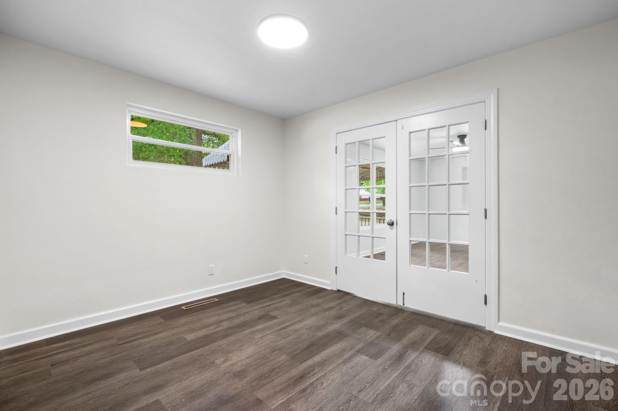 411 20TH Avenue NE — Hickory