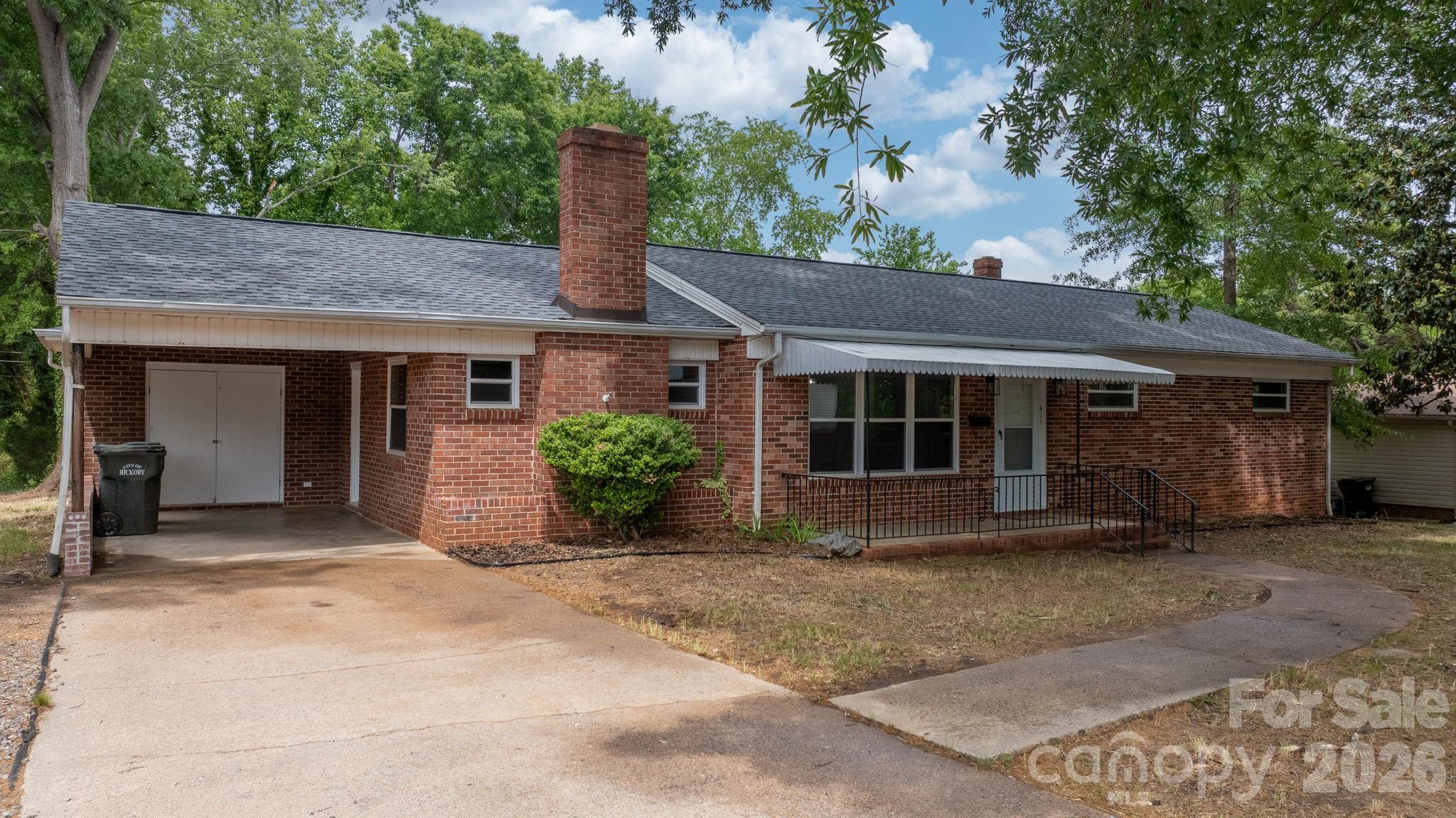 411 20TH Avenue NE — Hickory