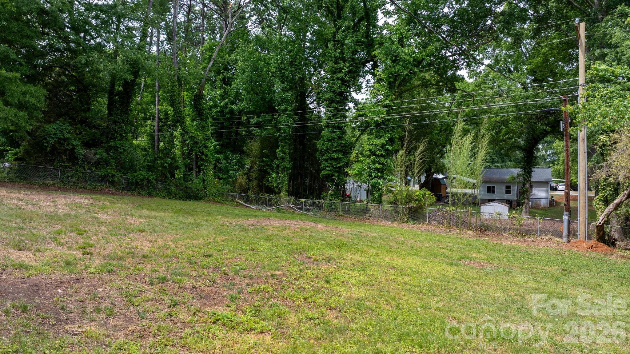 411 20TH Avenue NE — Hickory