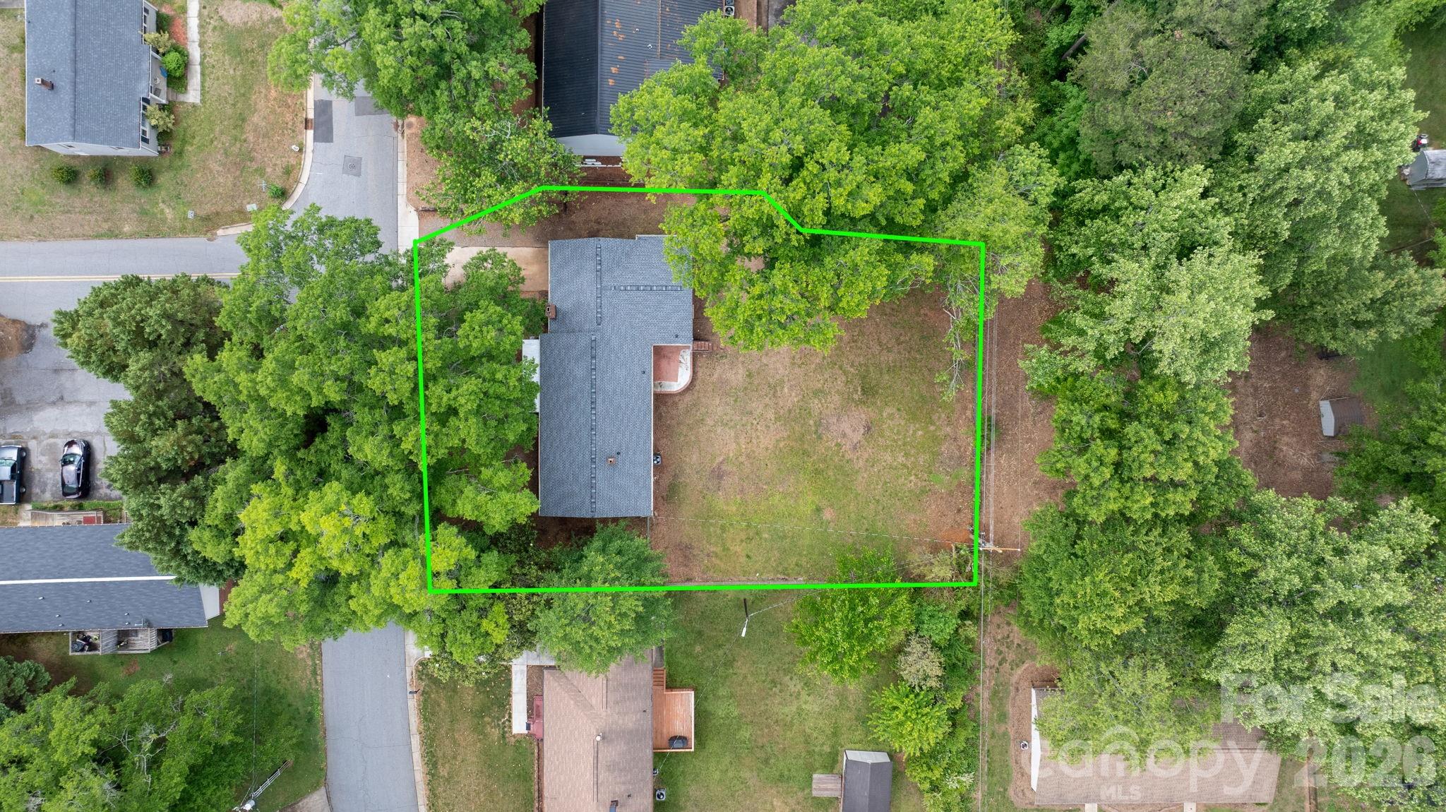 411 20TH Avenue NE — Hickory