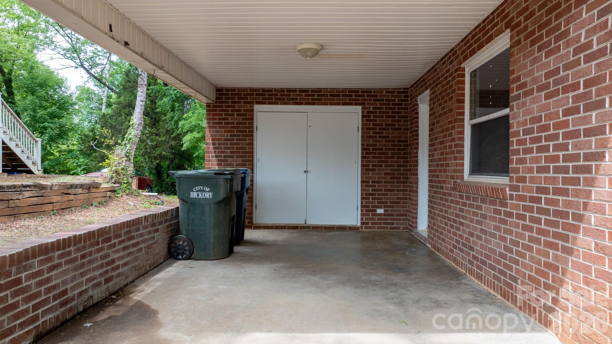 411 20TH Avenue NE — Hickory
