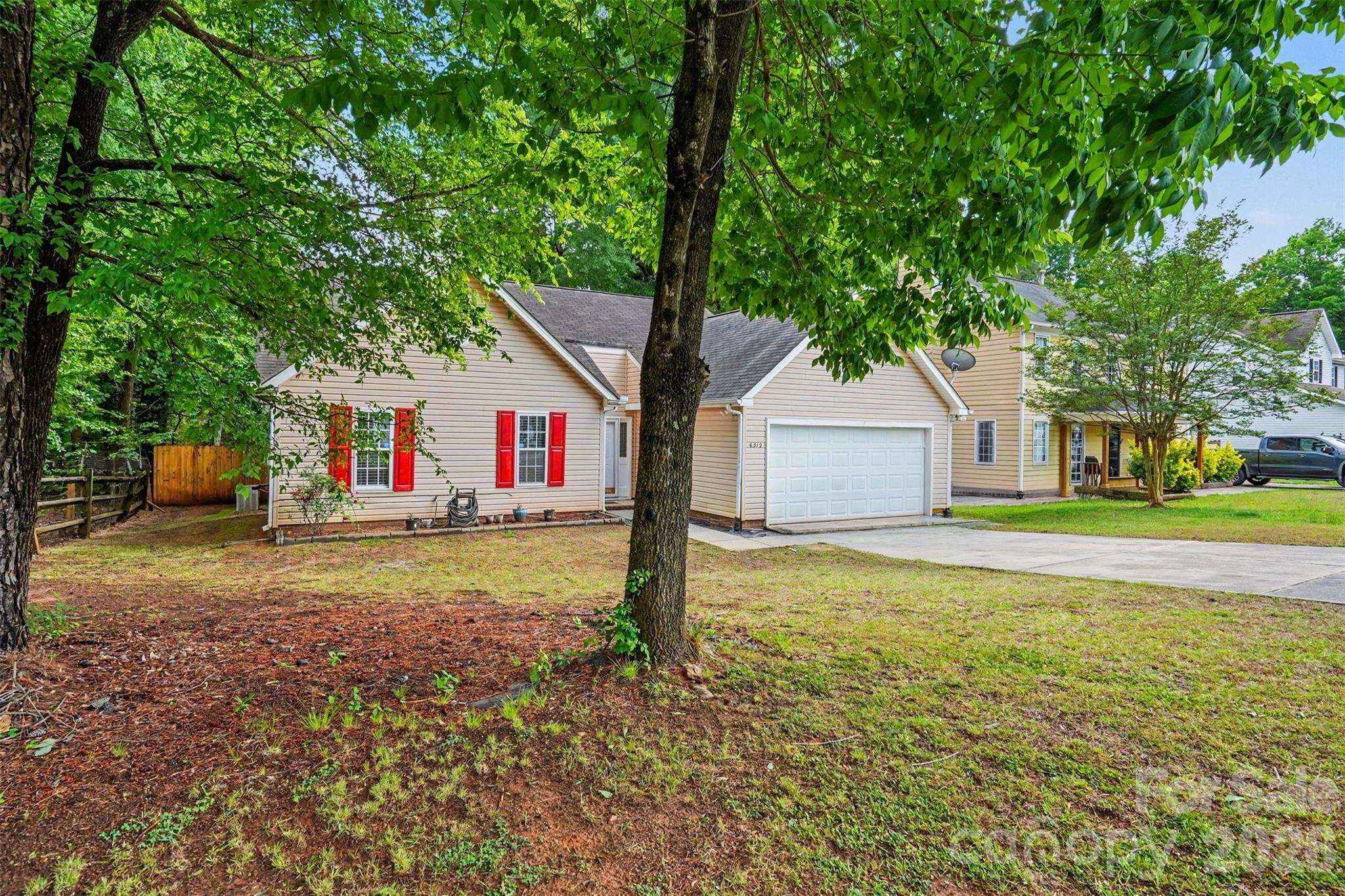 6312 Trysting Road — Charlotte