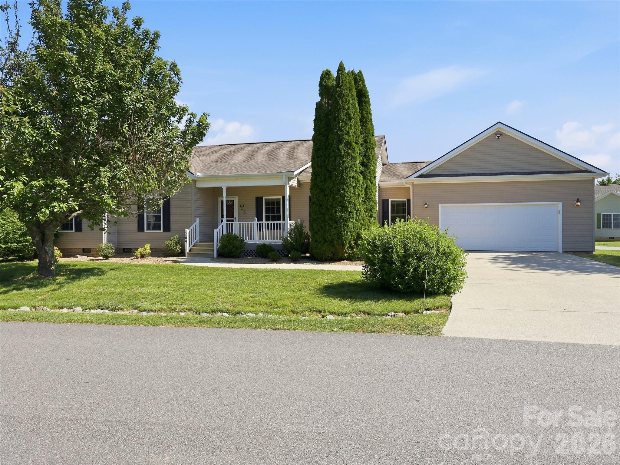 209 Beechnut Drive — Hendersonville