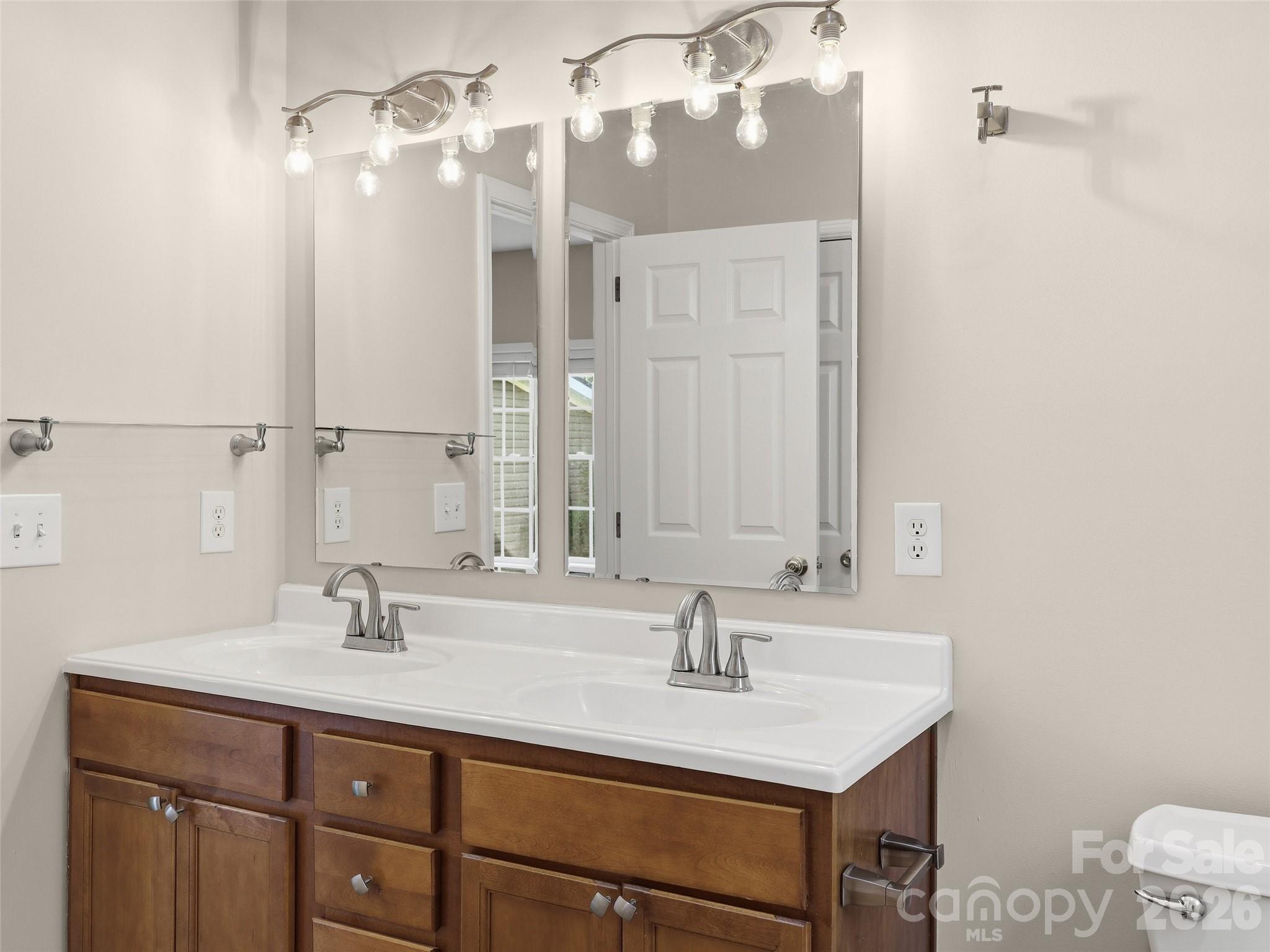 209 Beechnut Drive — Hendersonville