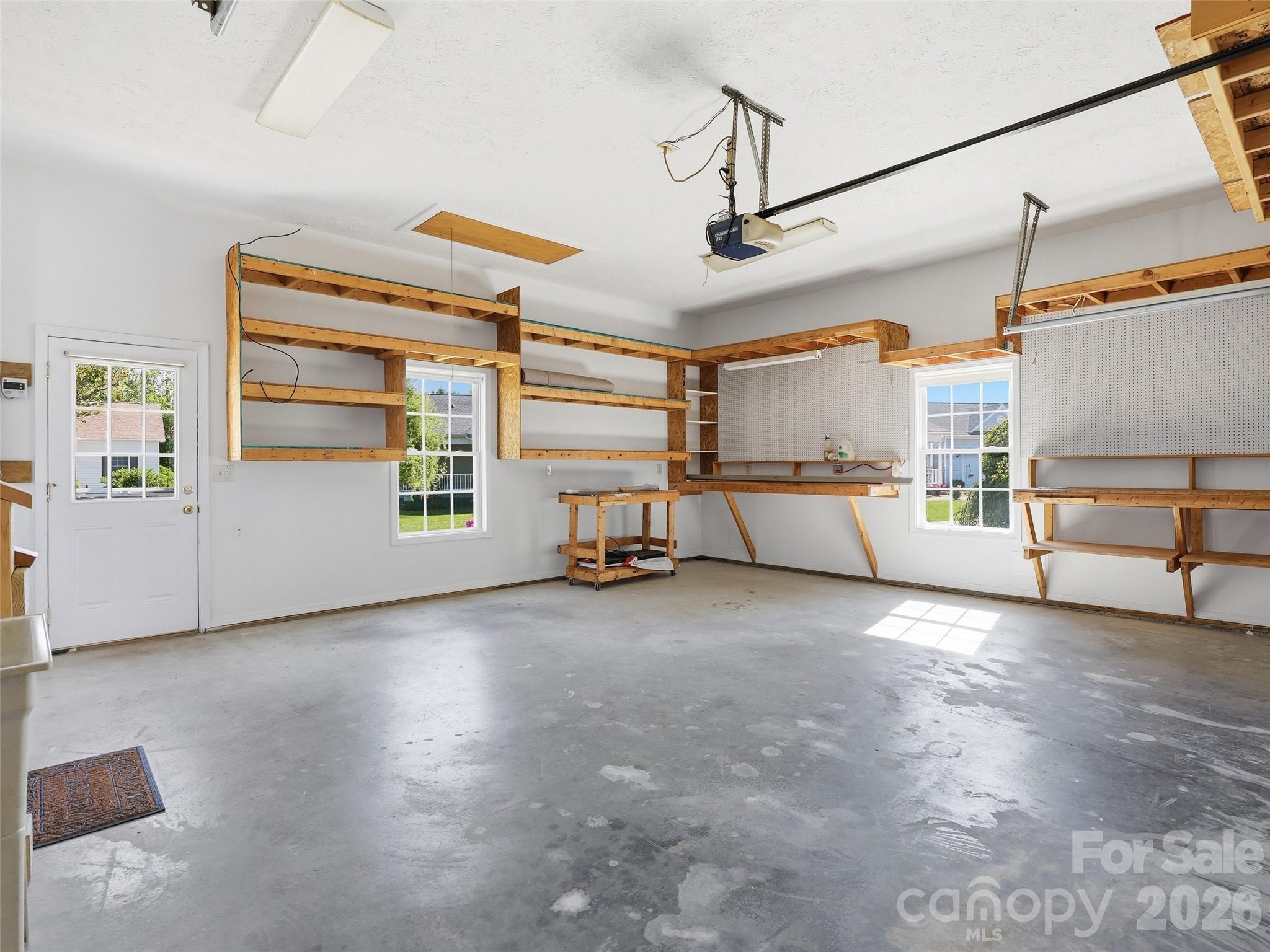 209 Beechnut Drive — Hendersonville