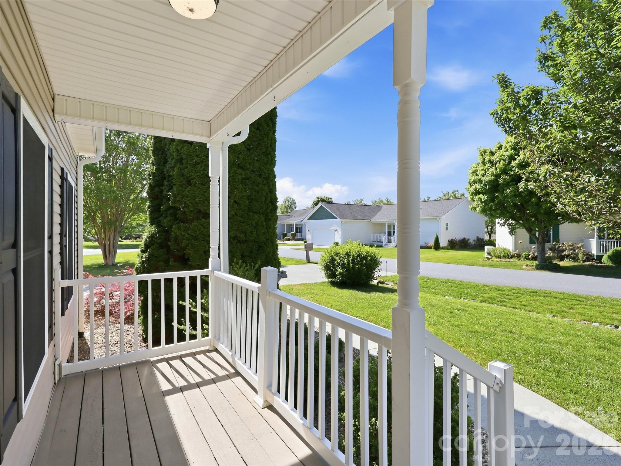 209 Beechnut Drive — Hendersonville