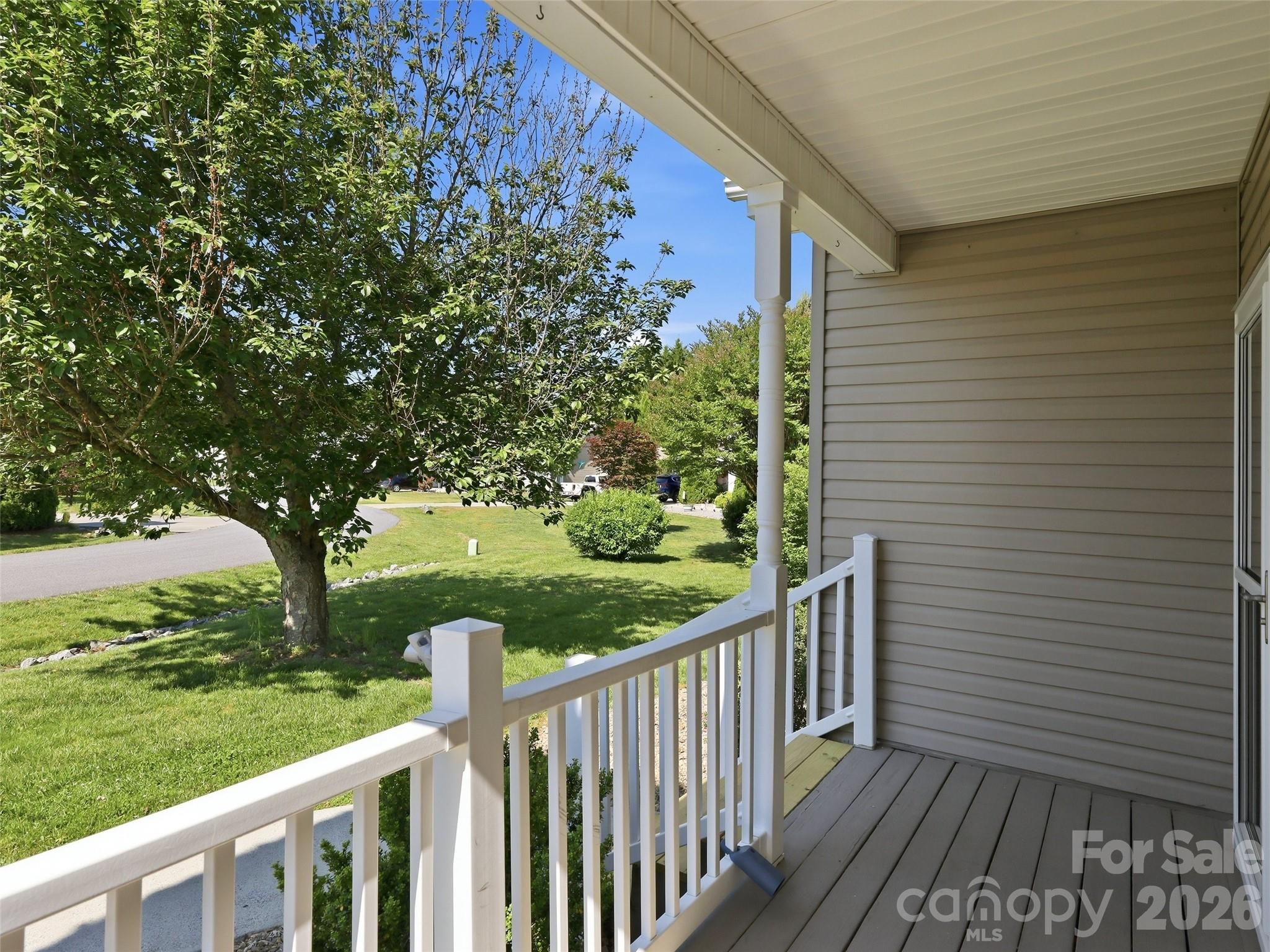 209 Beechnut Drive — Hendersonville