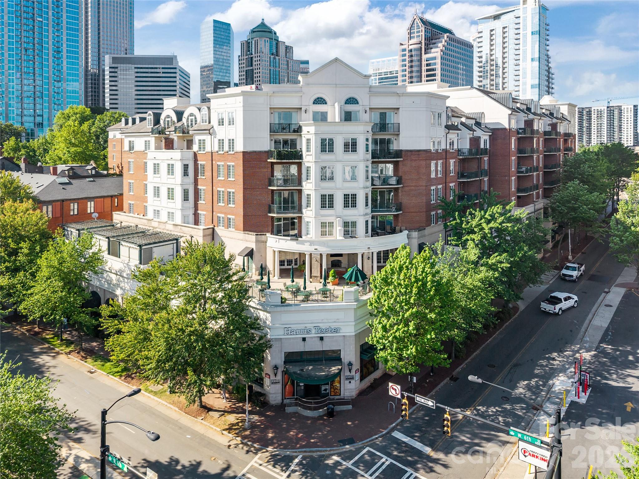 300 W 5th Street #809 — Charlotte