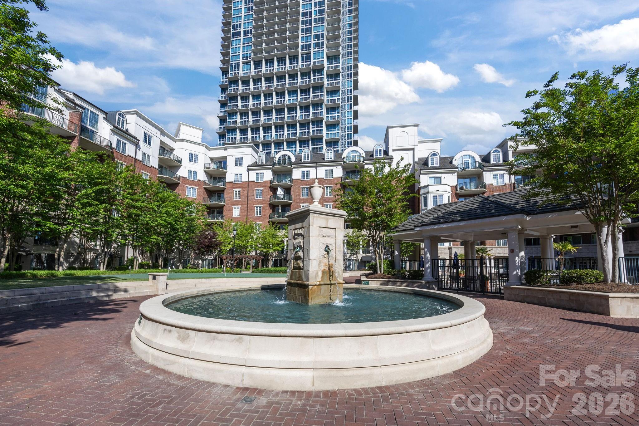 300 W 5th Street #809 — Charlotte