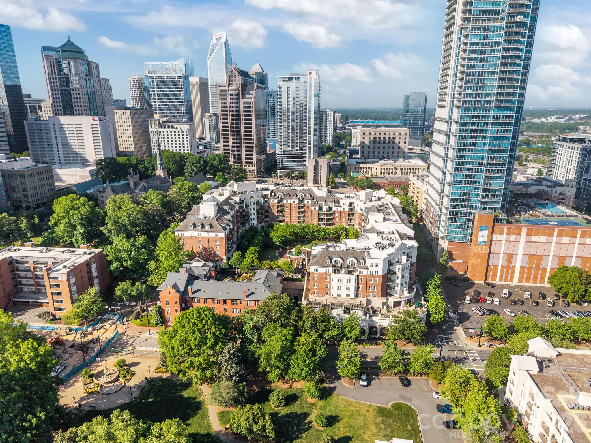 300 W 5th Street #809 — Charlotte