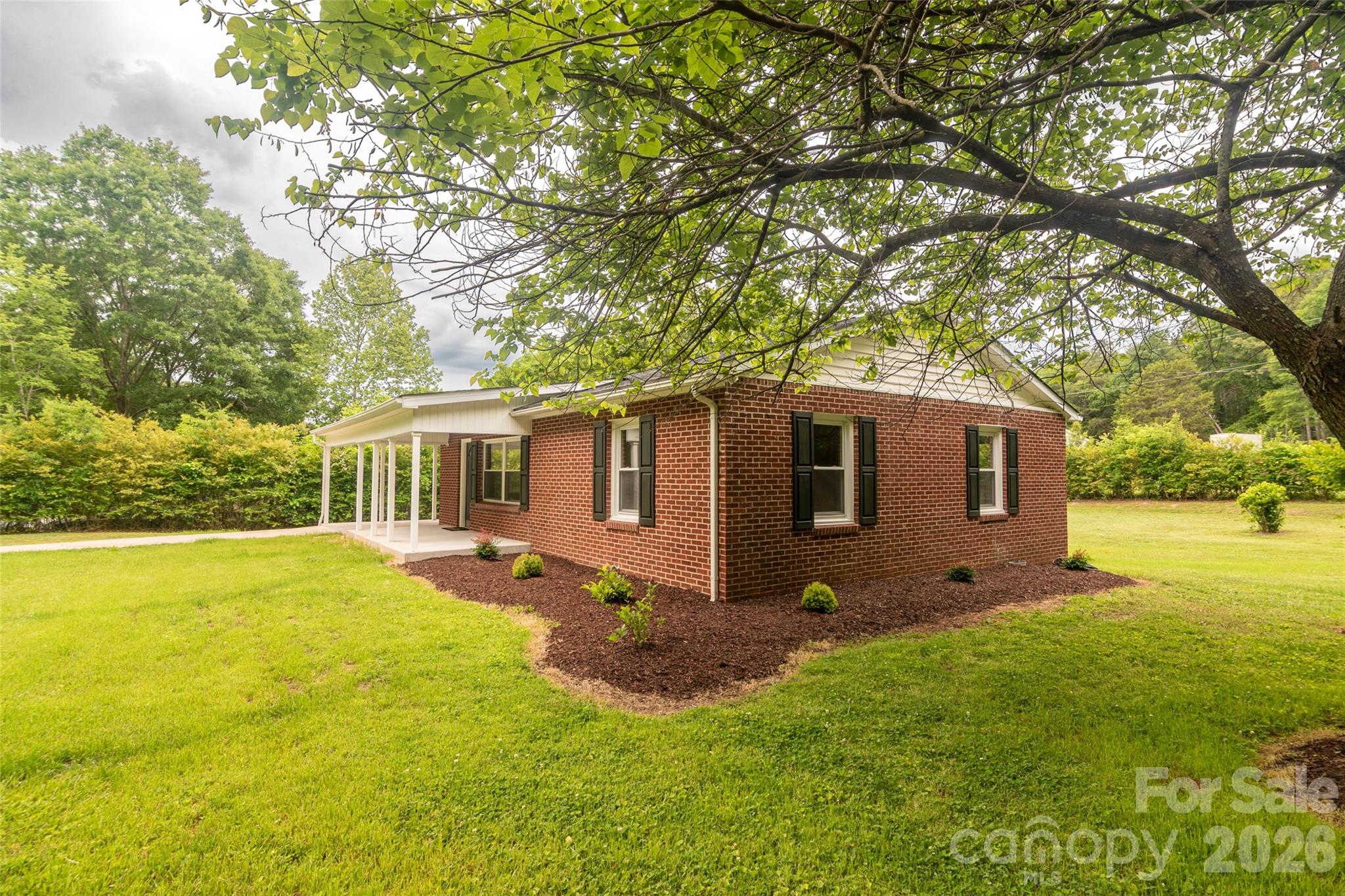 156 Doggett Grove Road — Forest City