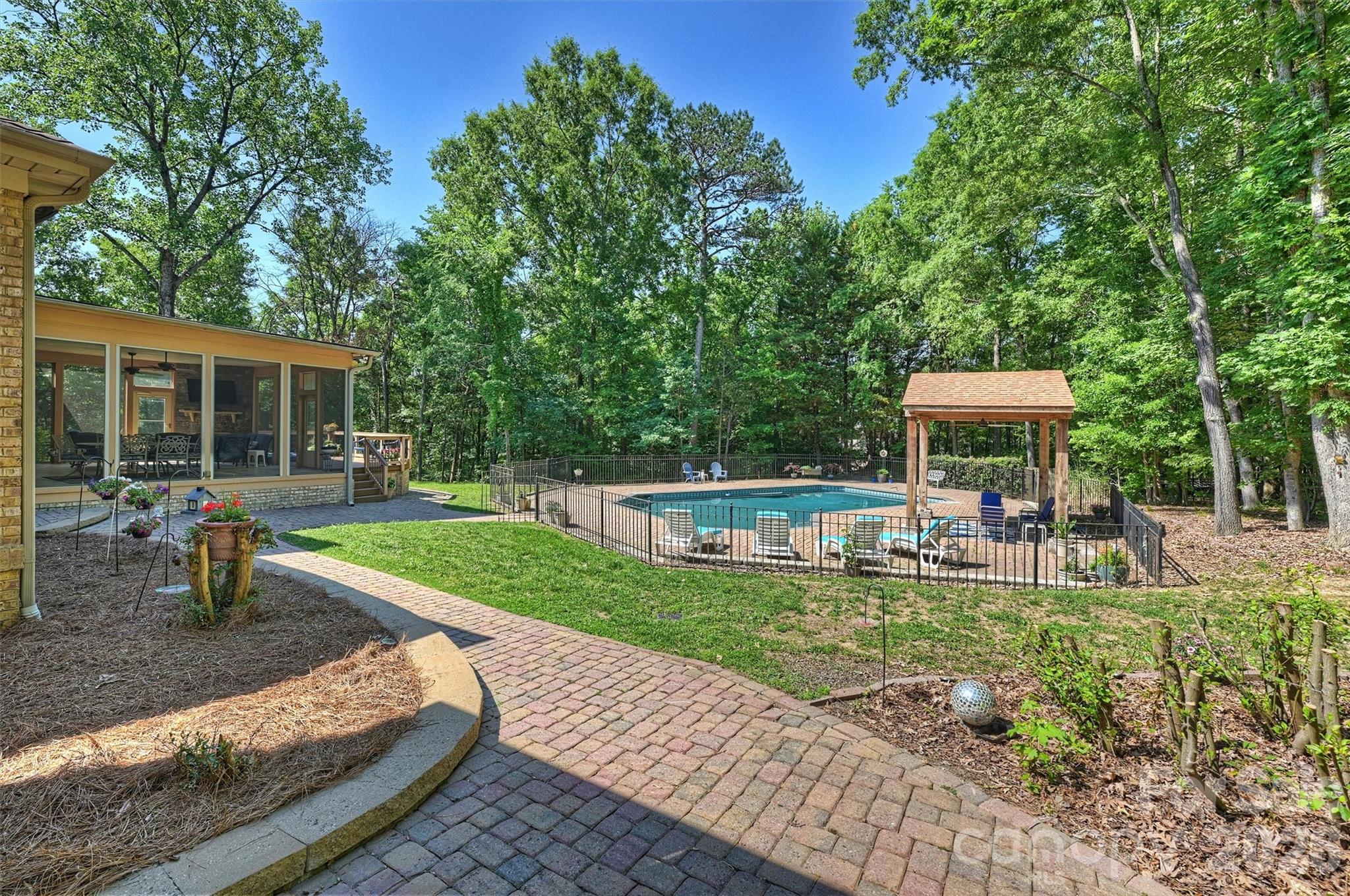 3301 Providence Plantation Lane — Charlotte