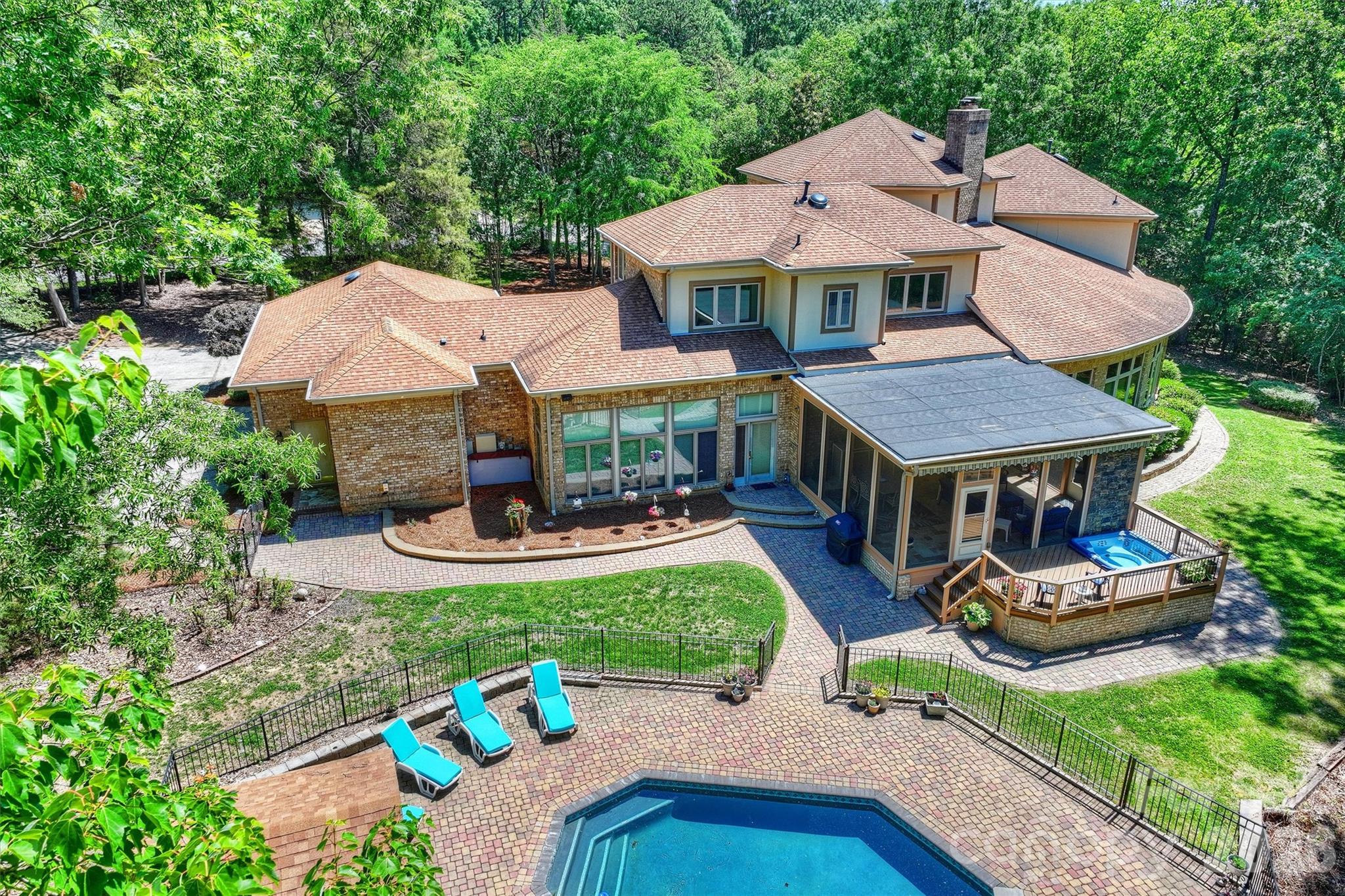 3301 Providence Plantation Lane — Charlotte