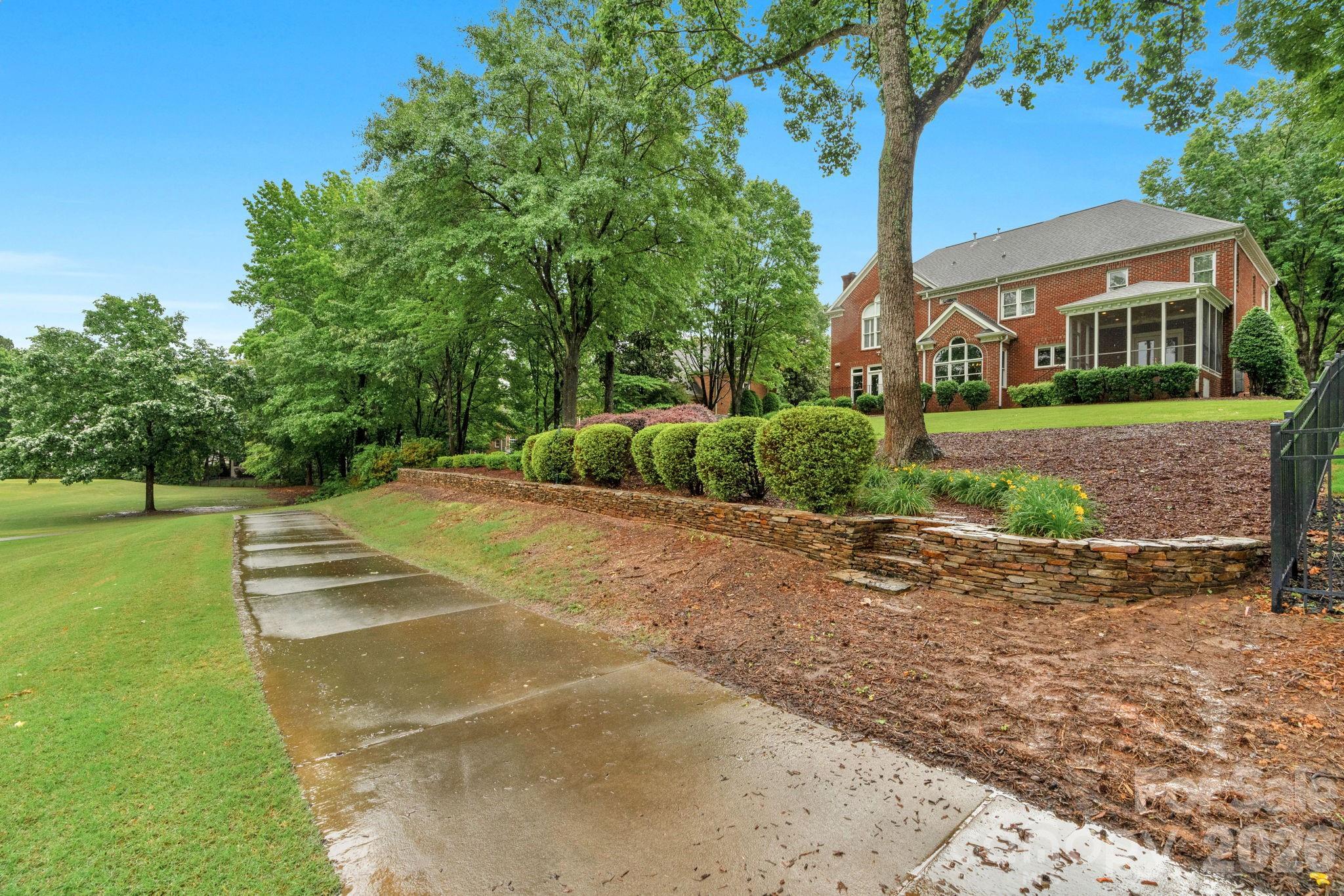 10514 Old Wayside Road — Charlotte