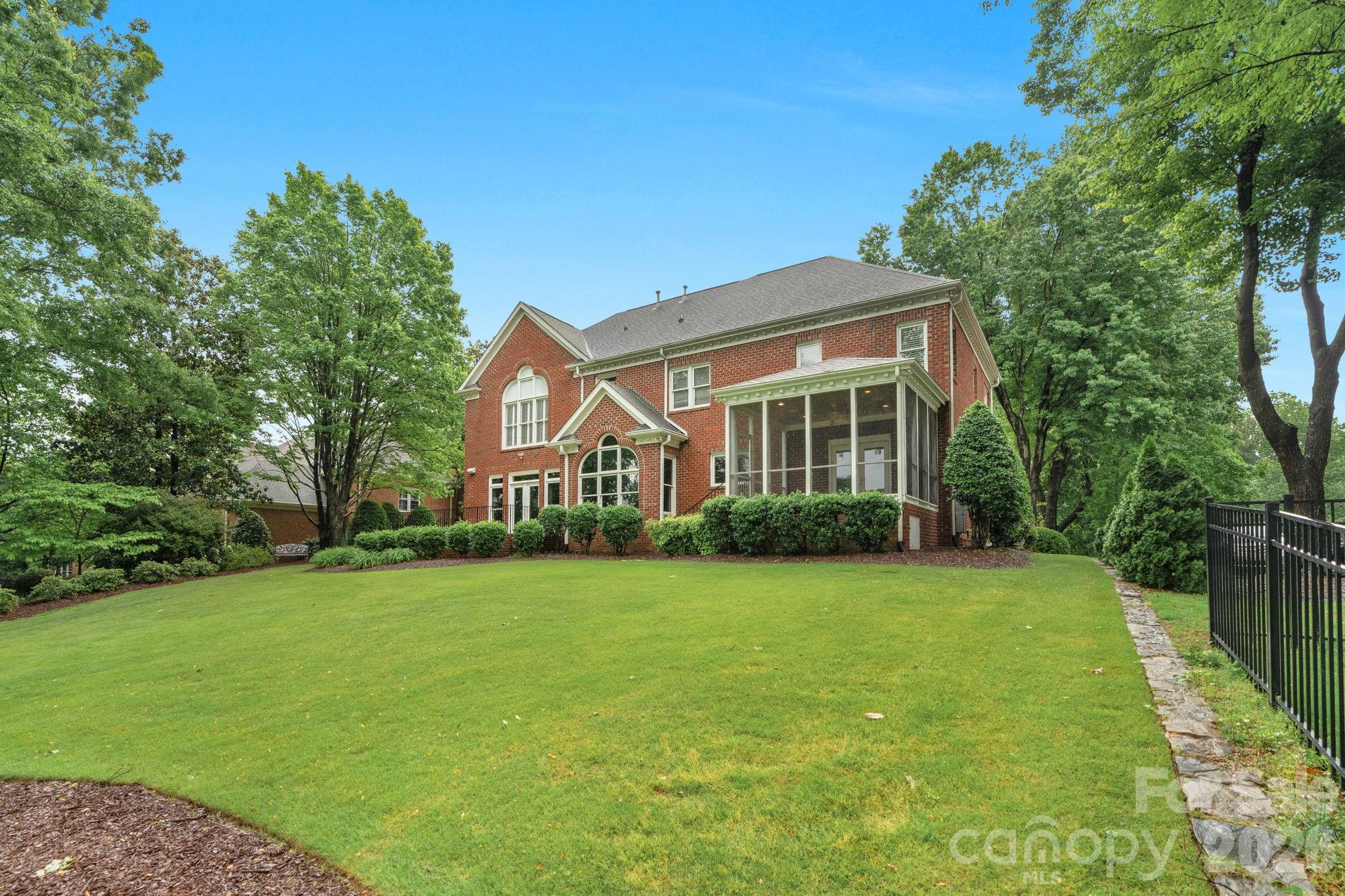 10514 Old Wayside Road — Charlotte