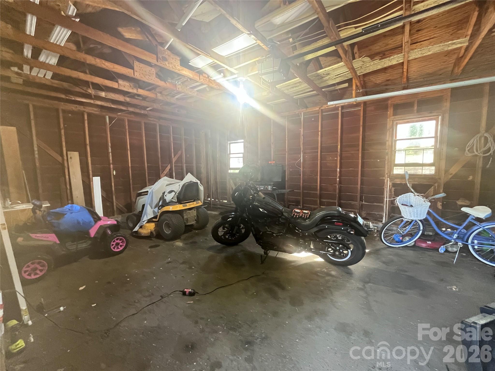 402 Easy Street — Concord