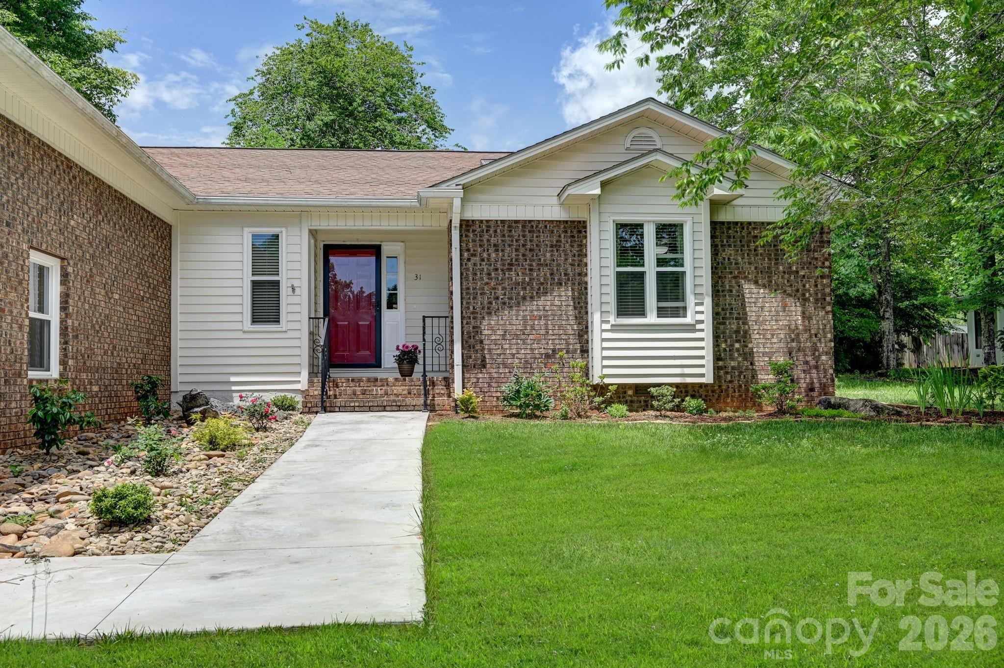 31 St Andrews Drive — Etowah