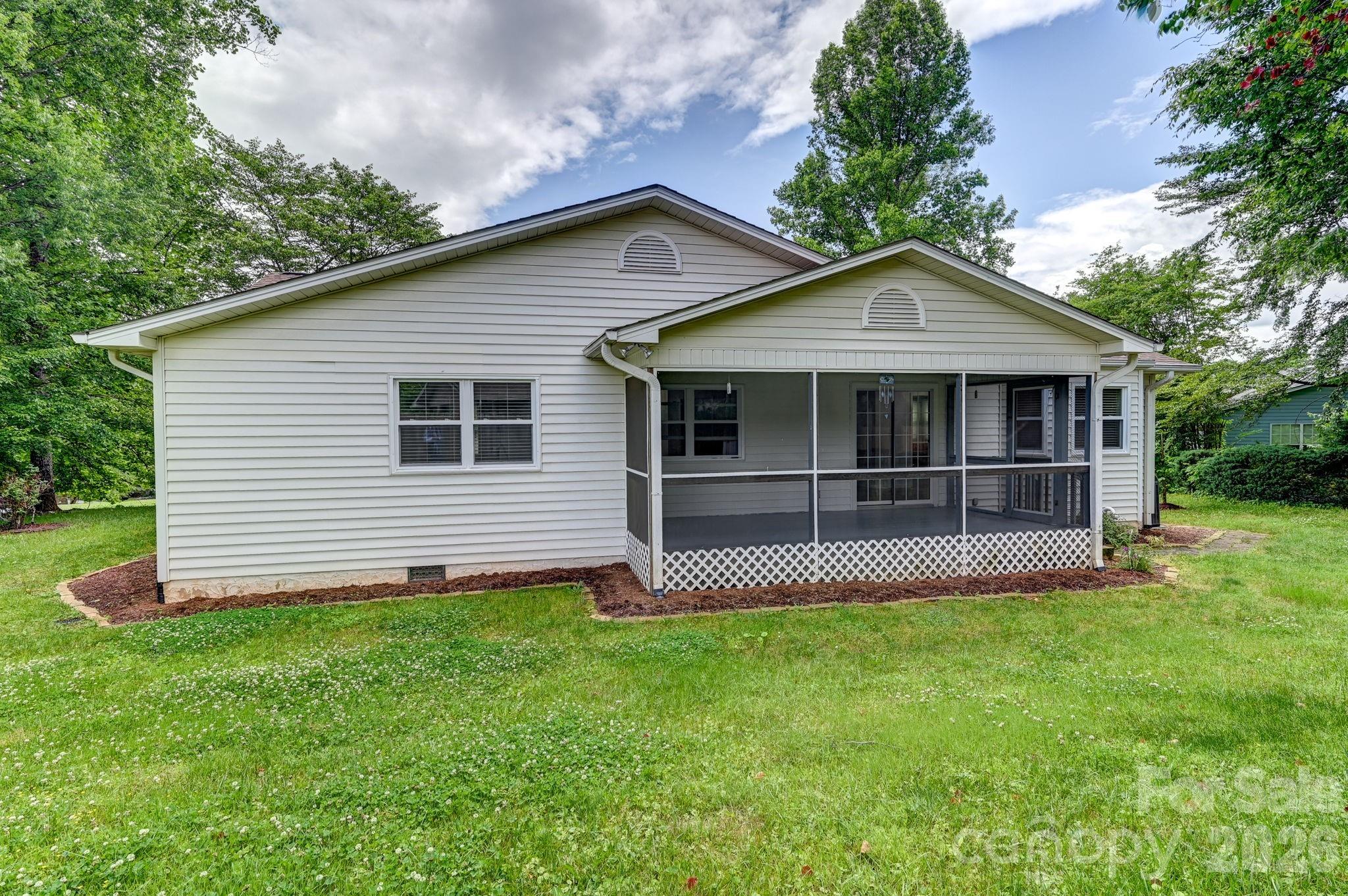 31 St Andrews Drive — Etowah