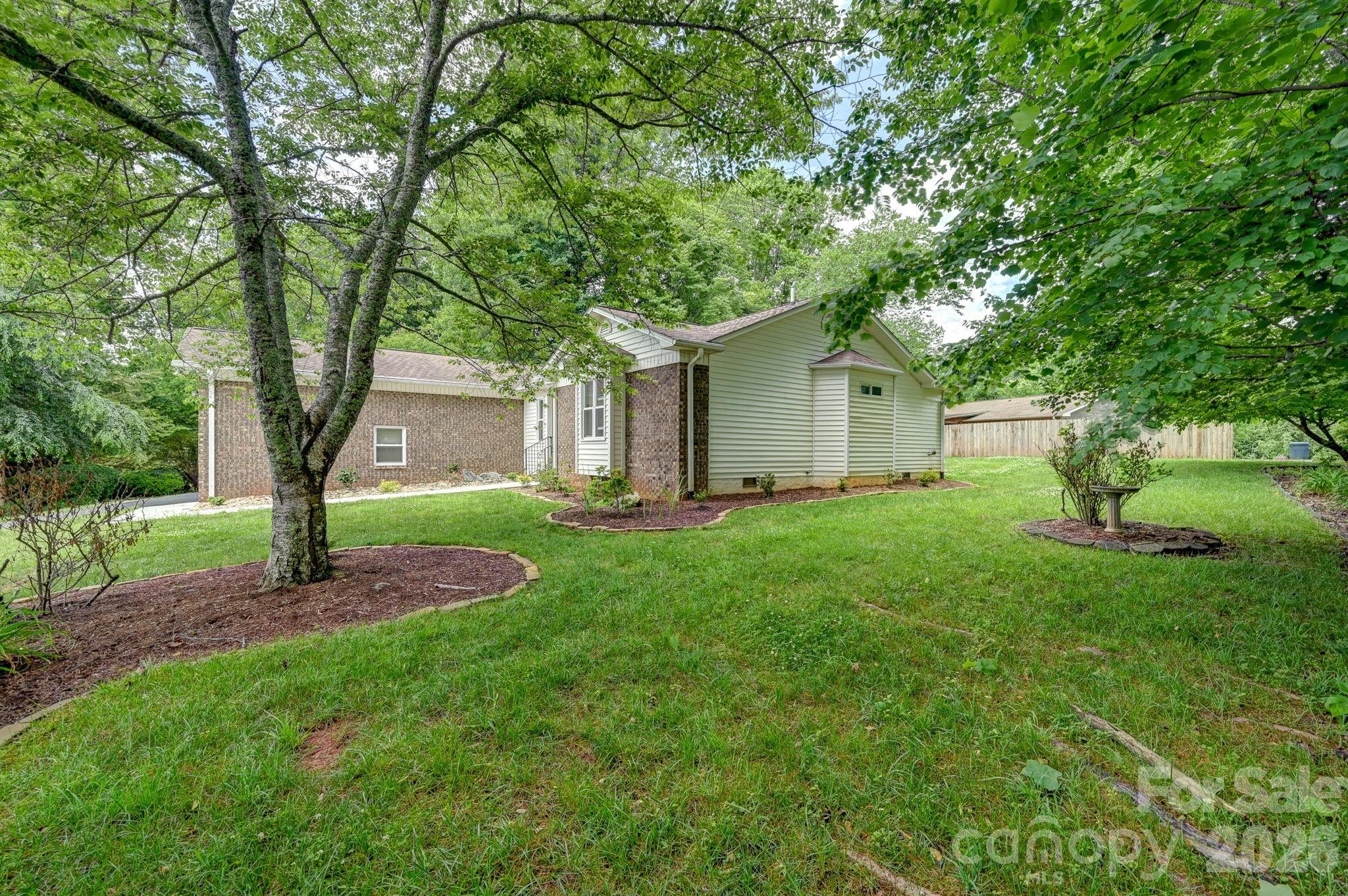 31 St Andrews Drive — Etowah