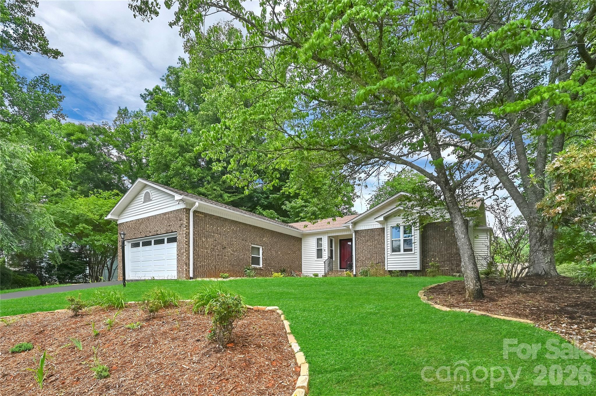 31 St Andrews Drive — Etowah