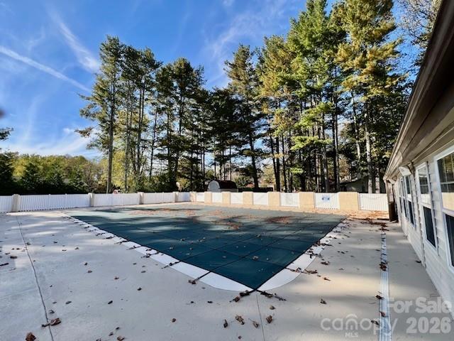31 St Andrews Drive — Etowah