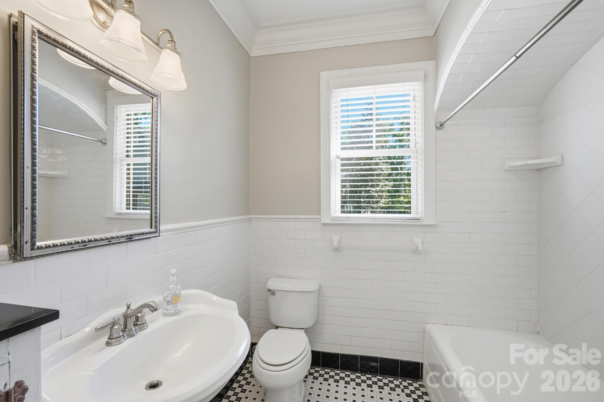 1624 S New Hope Road — Gastonia