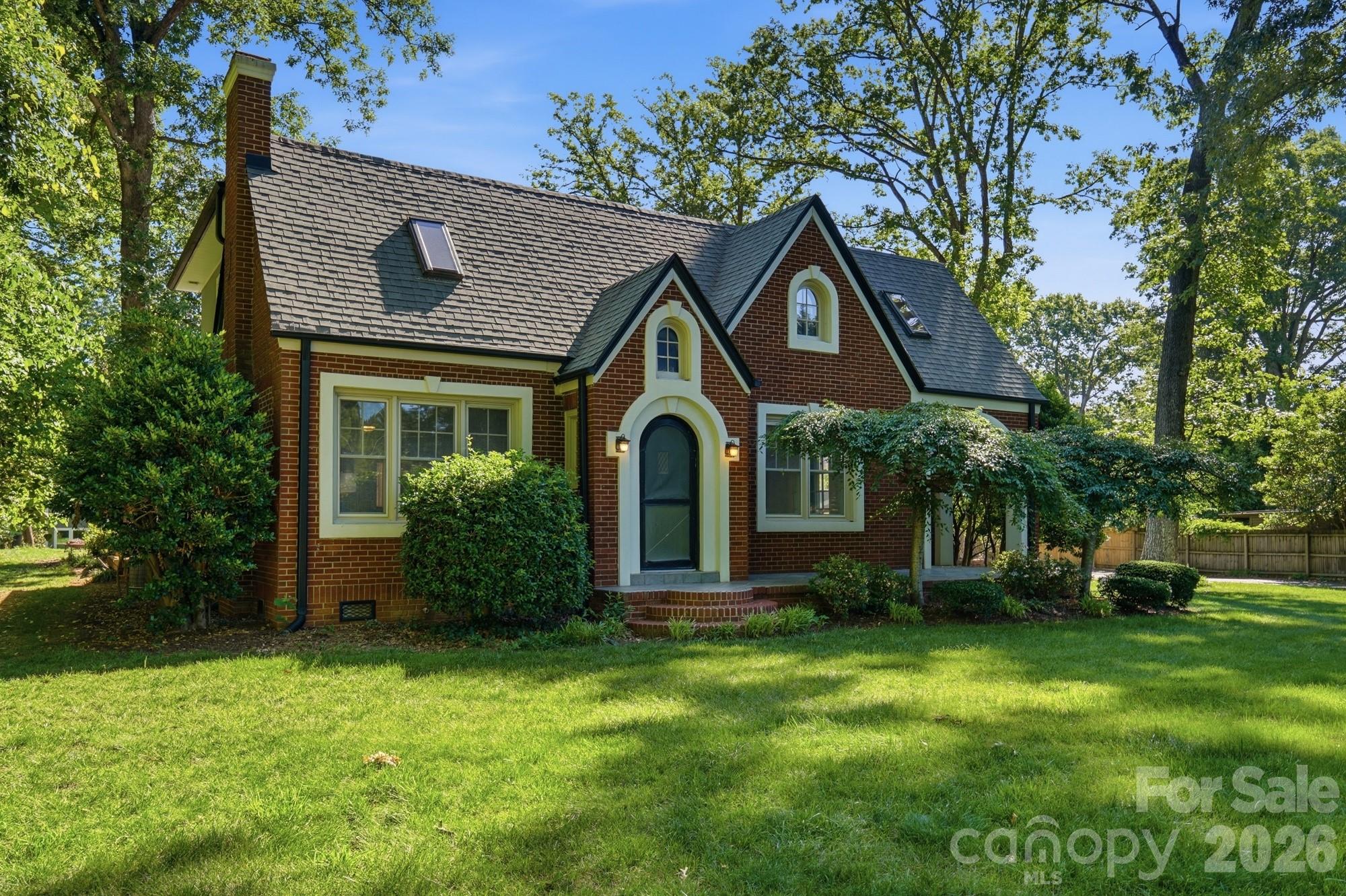 1624 S New Hope Road — Gastonia