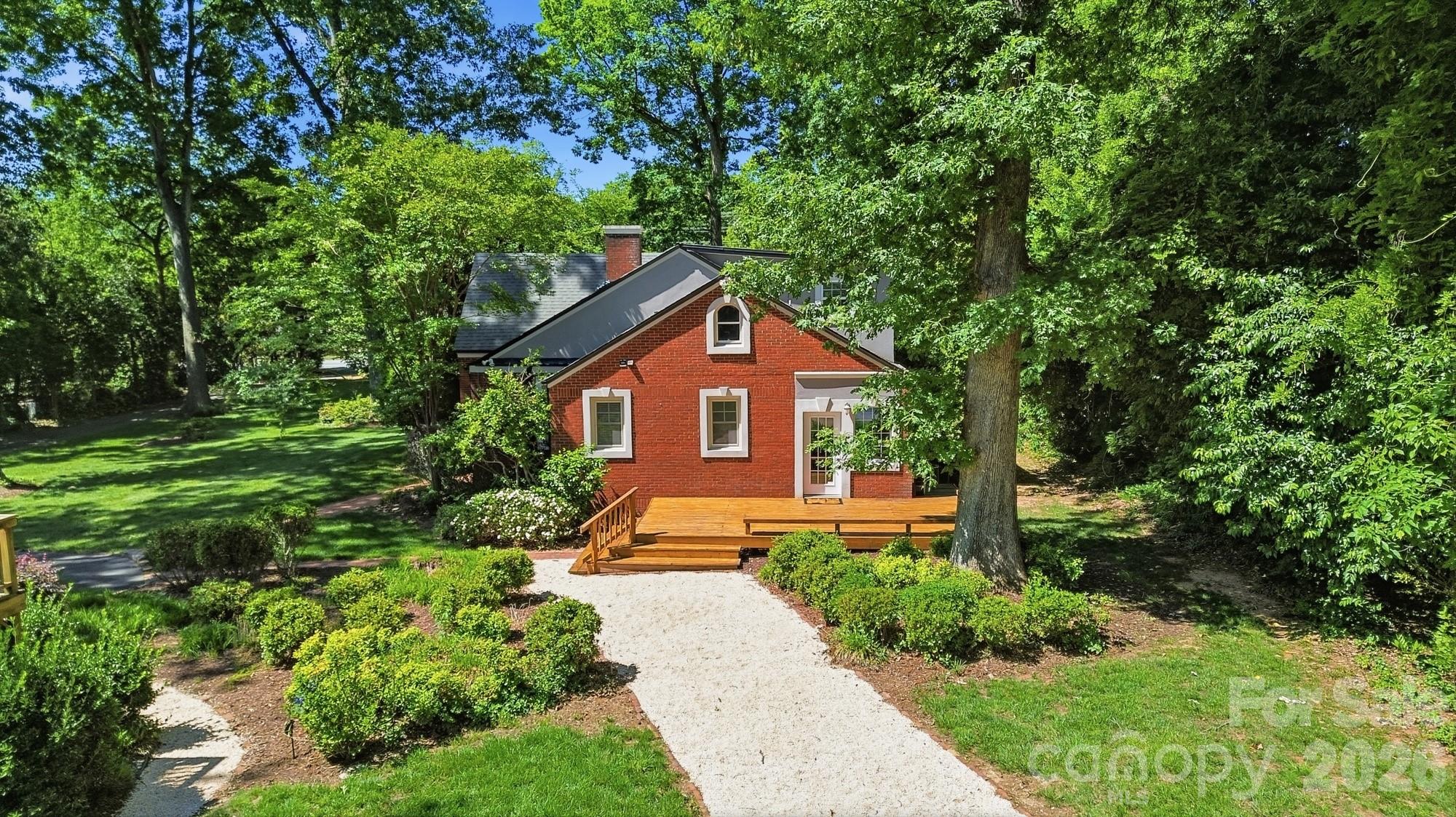 1624 S New Hope Road — Gastonia