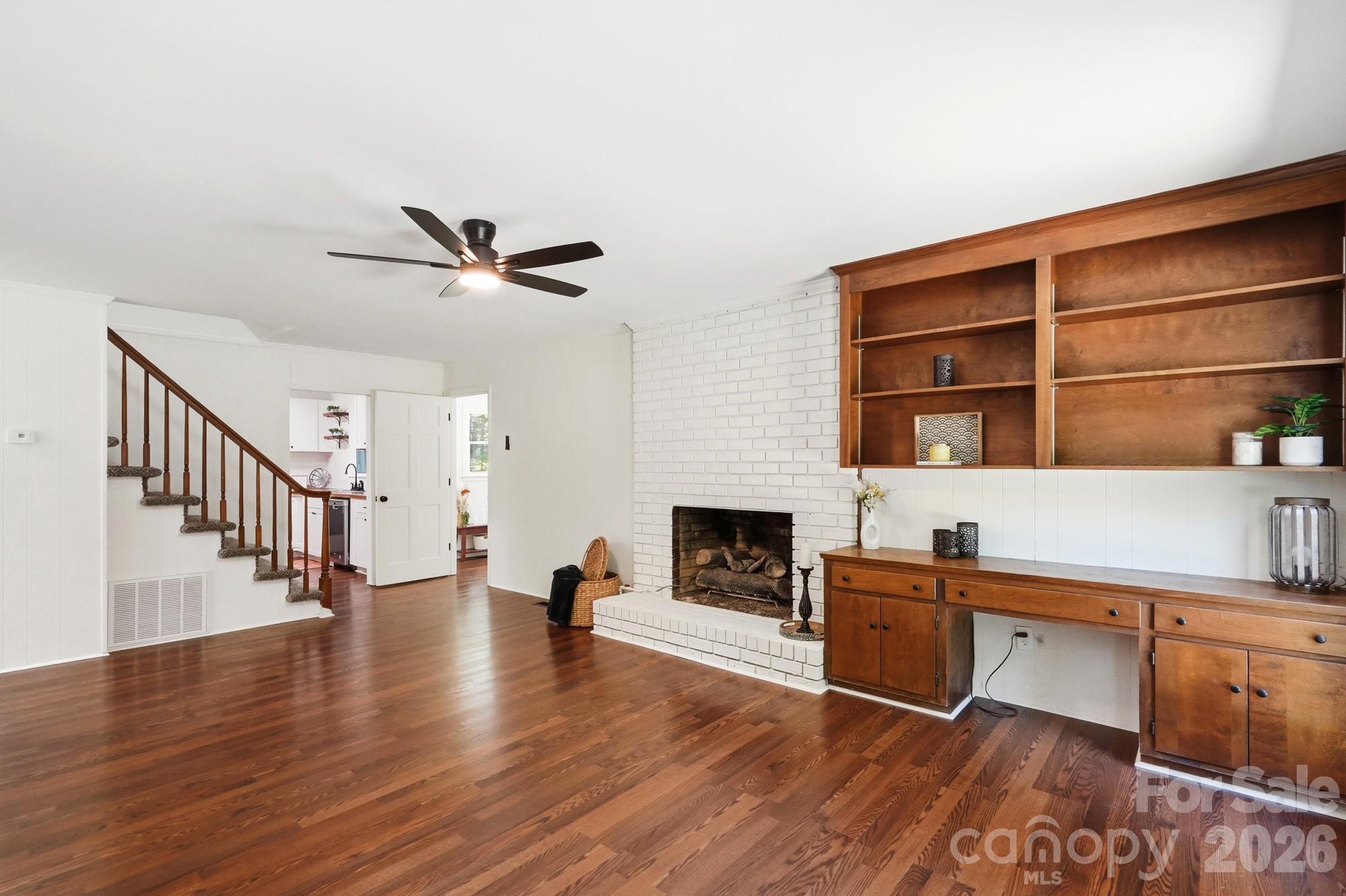 1927 Terra Lane — Lancaster