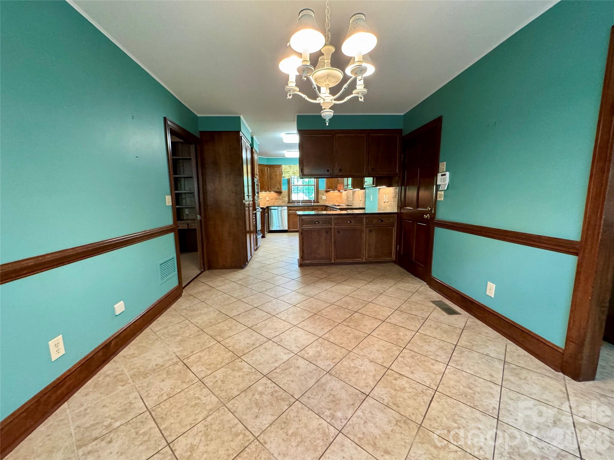500 Woodend Drive SE — Concord