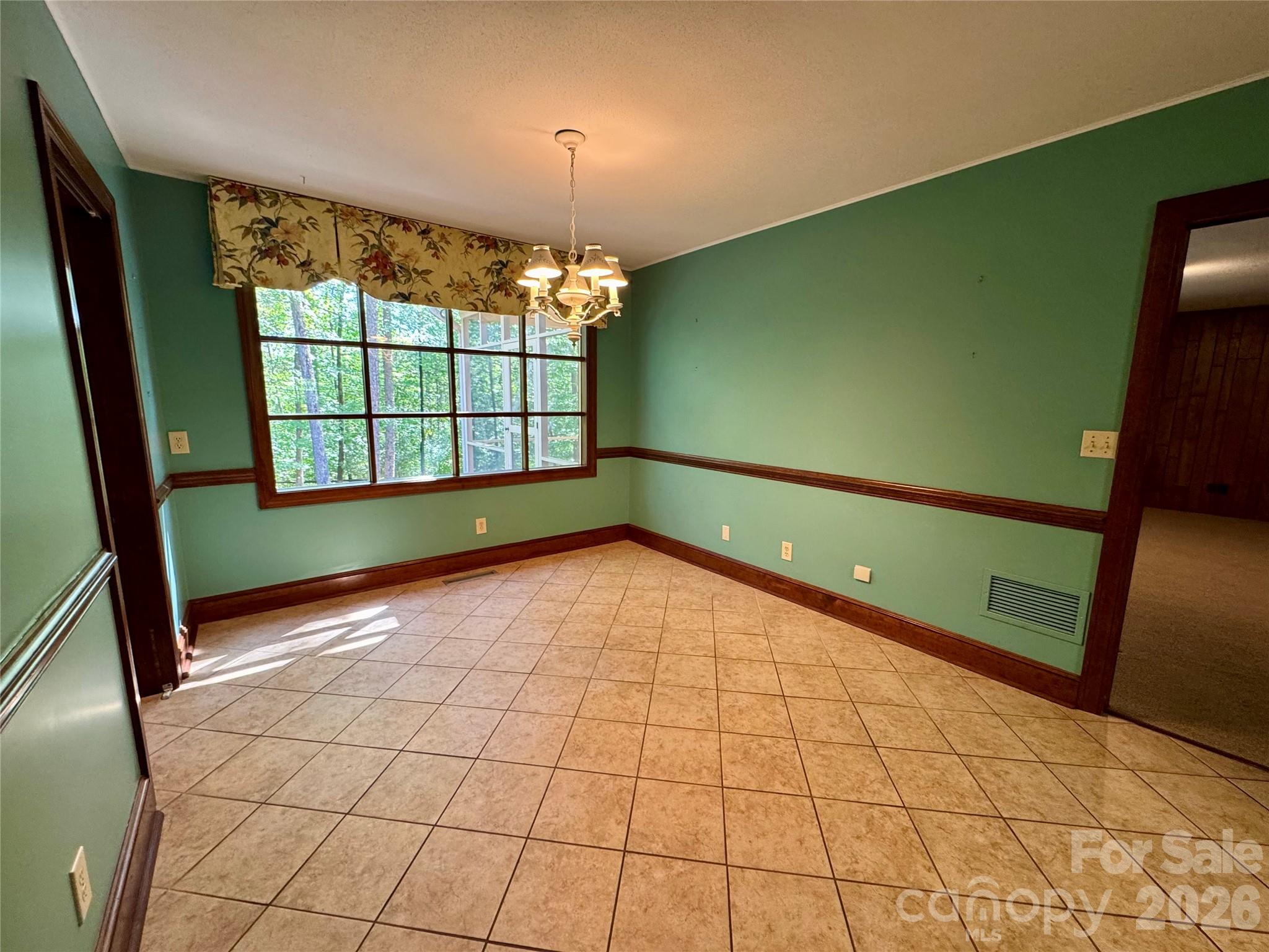500 Woodend Drive SE — Concord