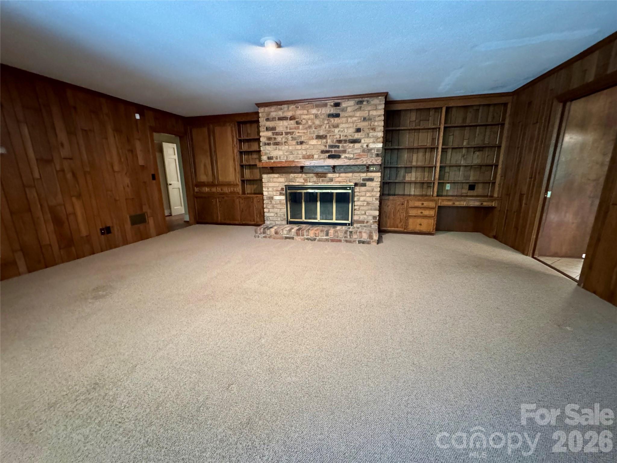 500 Woodend Drive SE — Concord