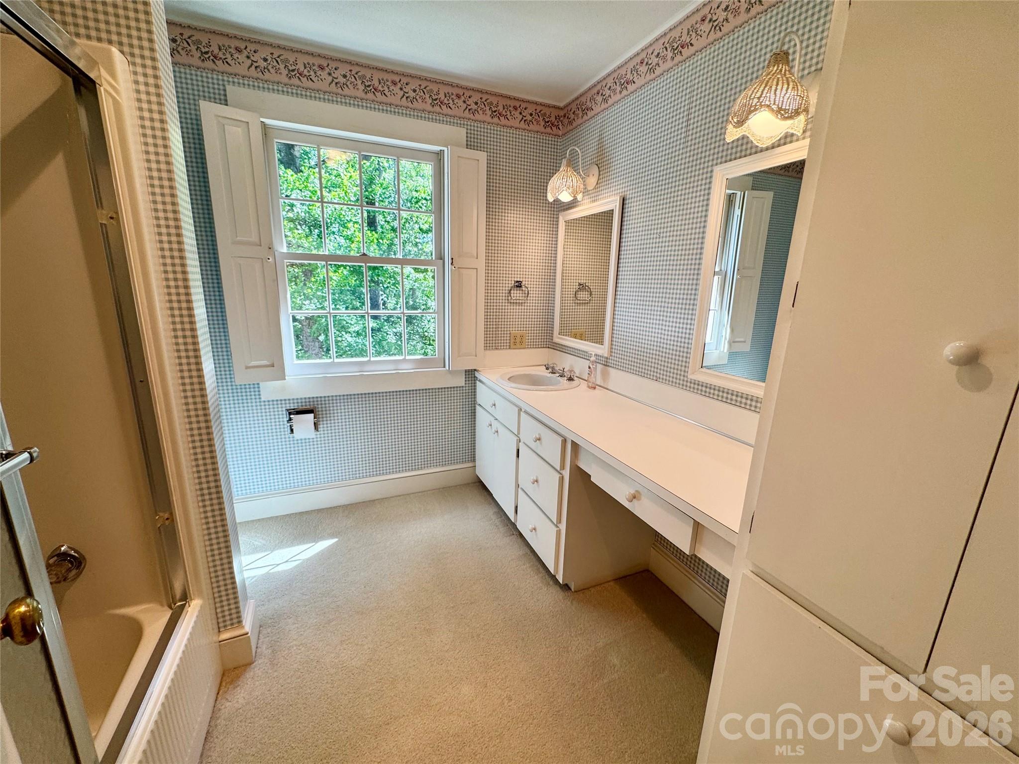 500 Woodend Drive SE — Concord