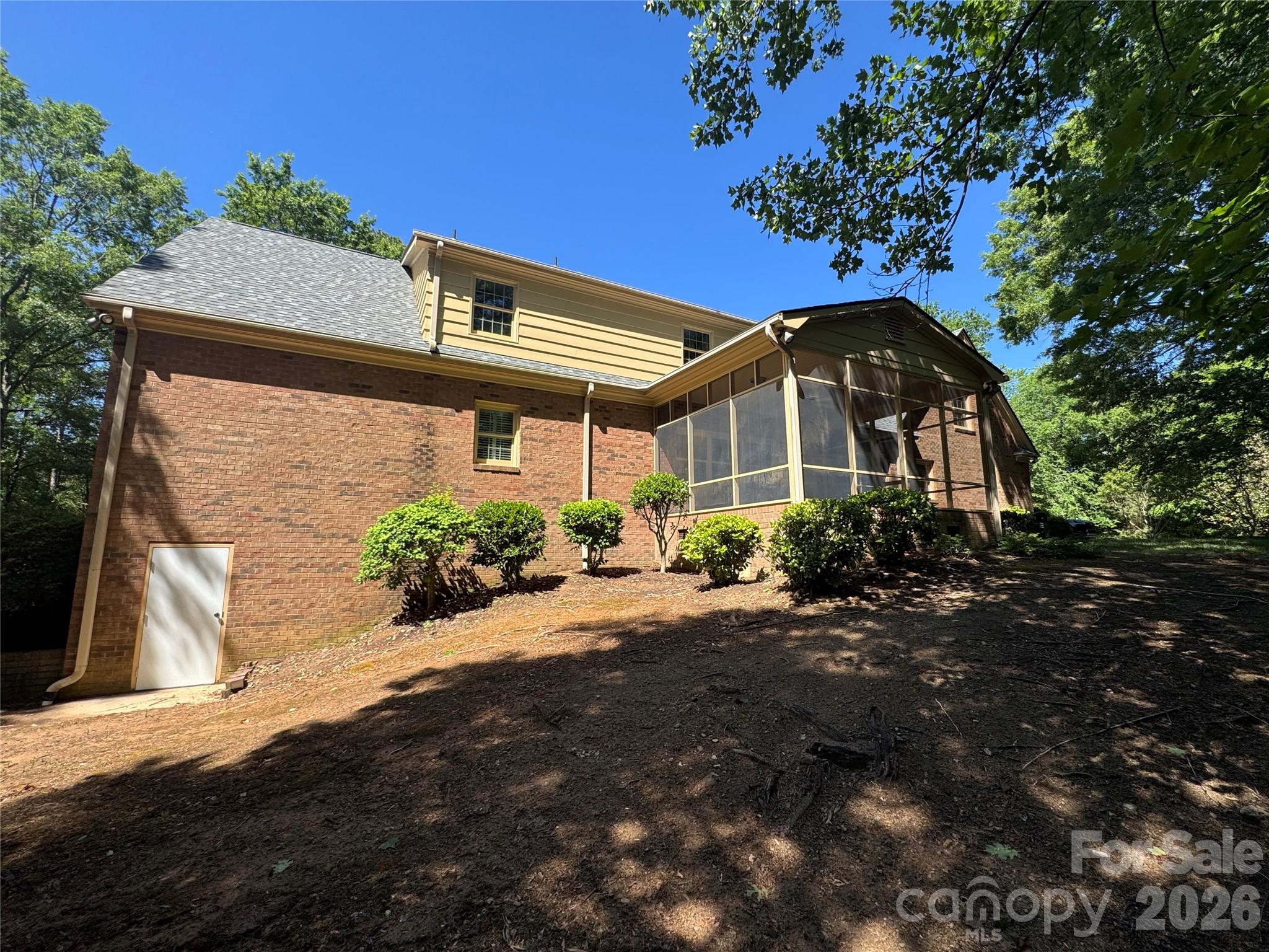 500 Woodend Drive SE — Concord