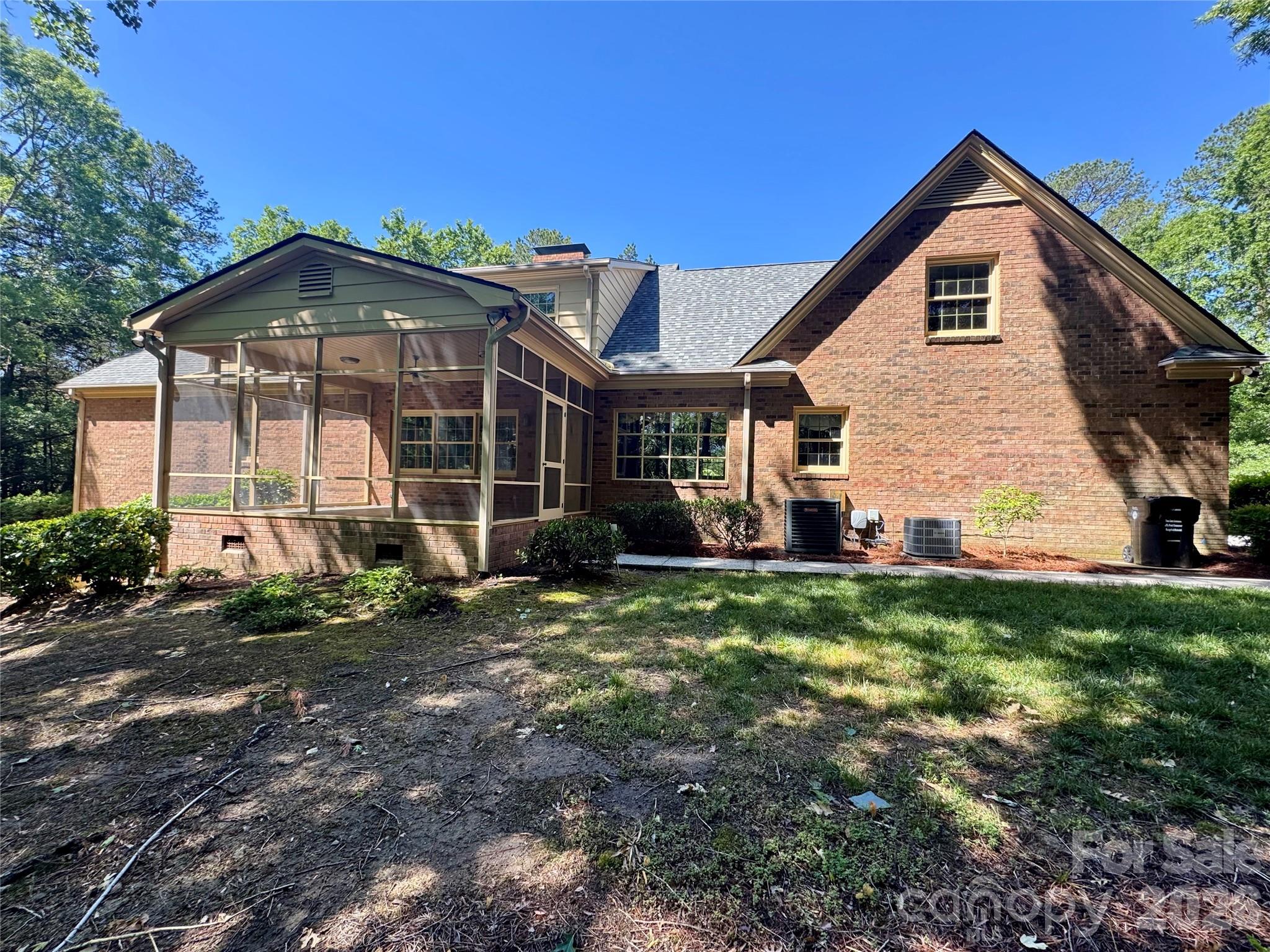 500 Woodend Drive SE — Concord