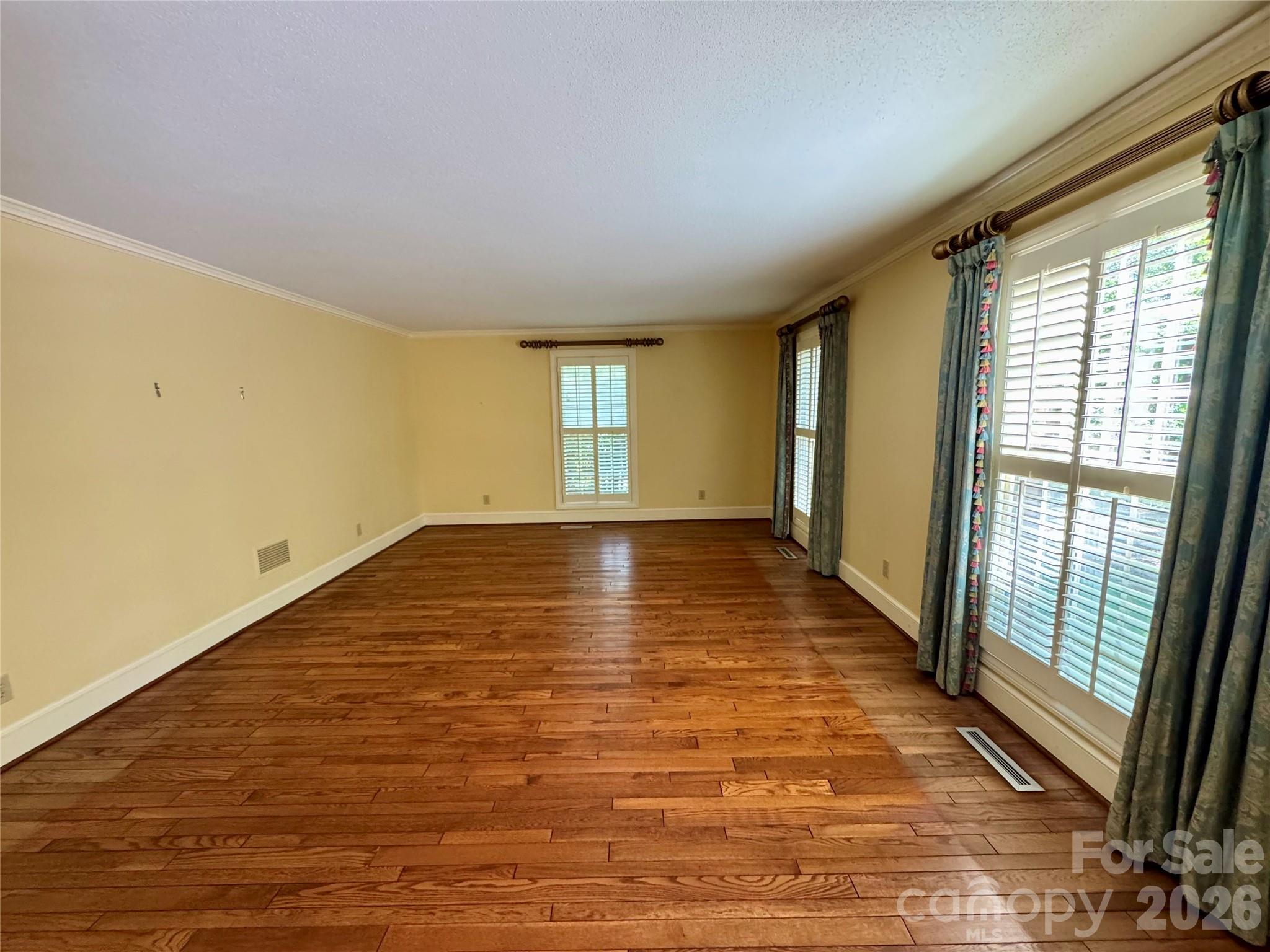 500 Woodend Drive SE — Concord