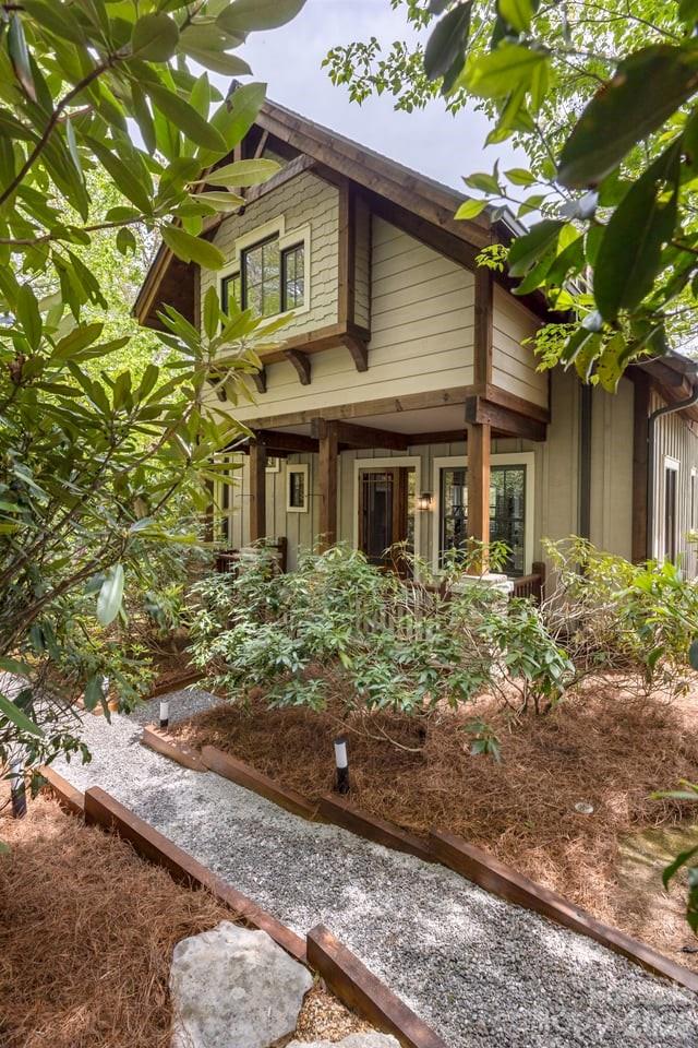 48 Bearfoot Lane — Highlands