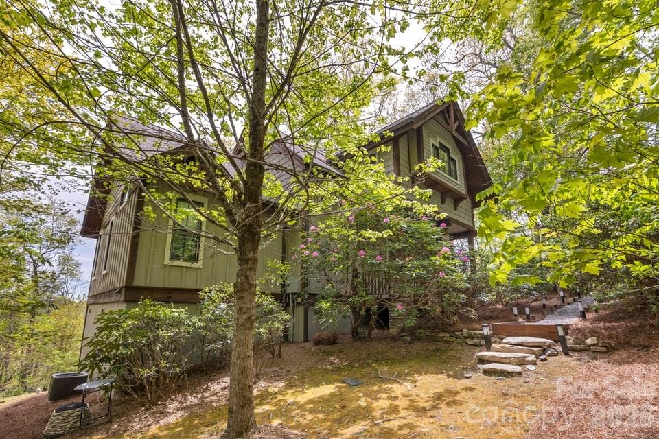 48 Bearfoot Lane — Highlands