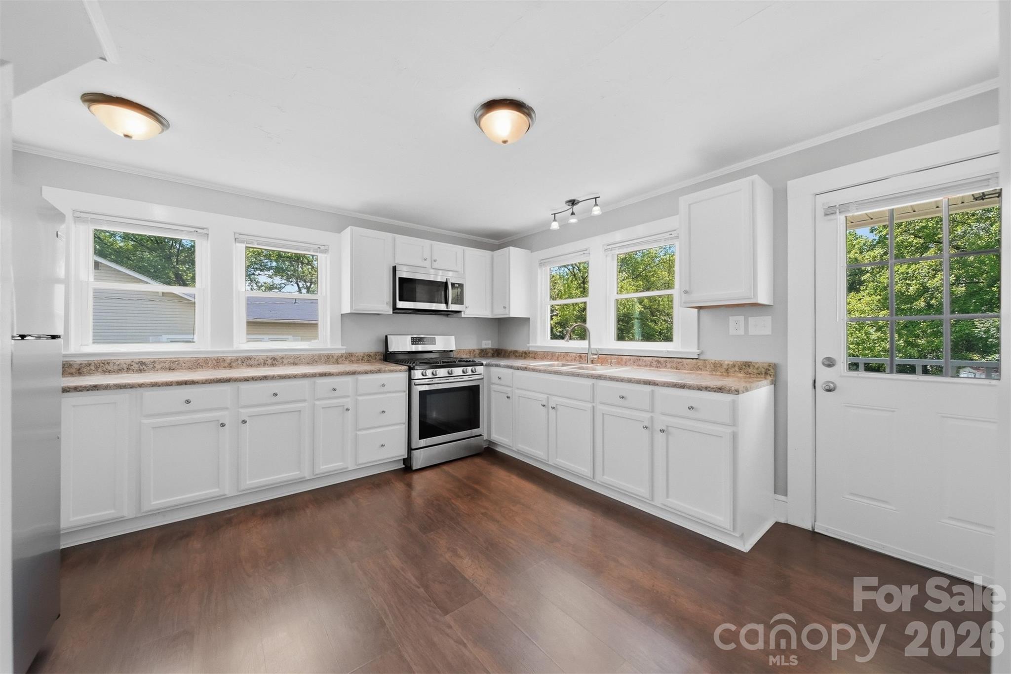210 Valdese Drive — Morganton