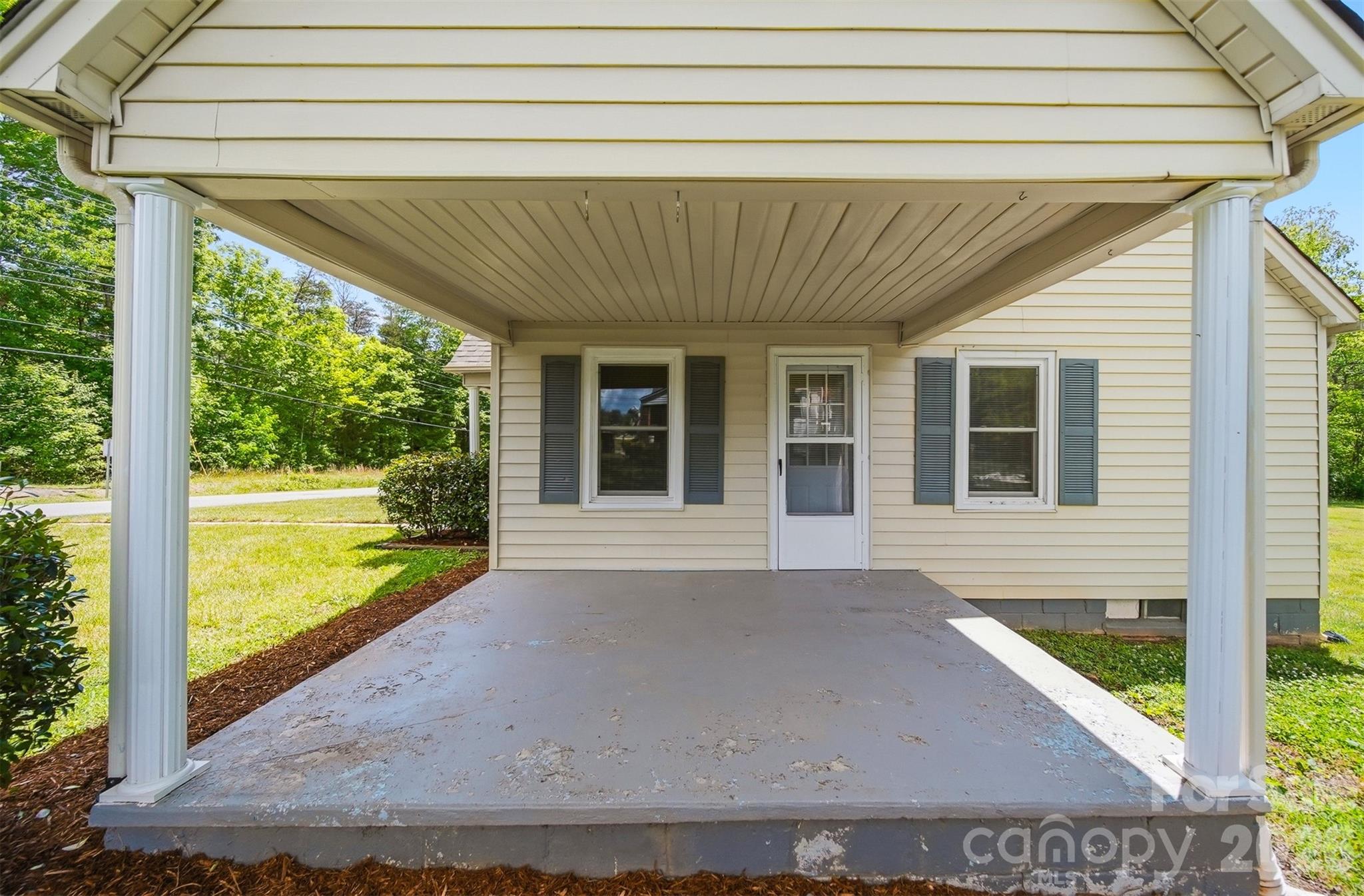 210 Valdese Drive — Morganton