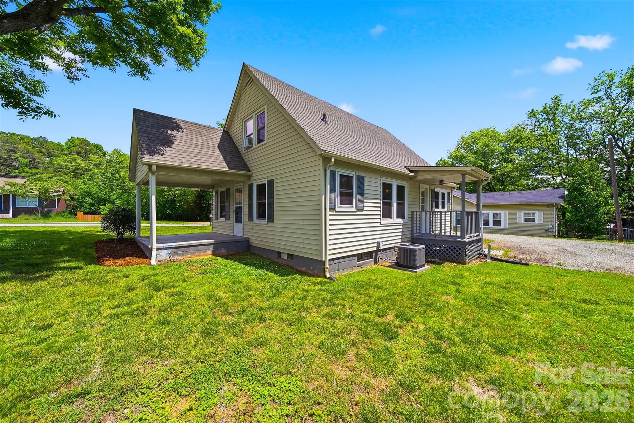 210 Valdese Drive — Morganton