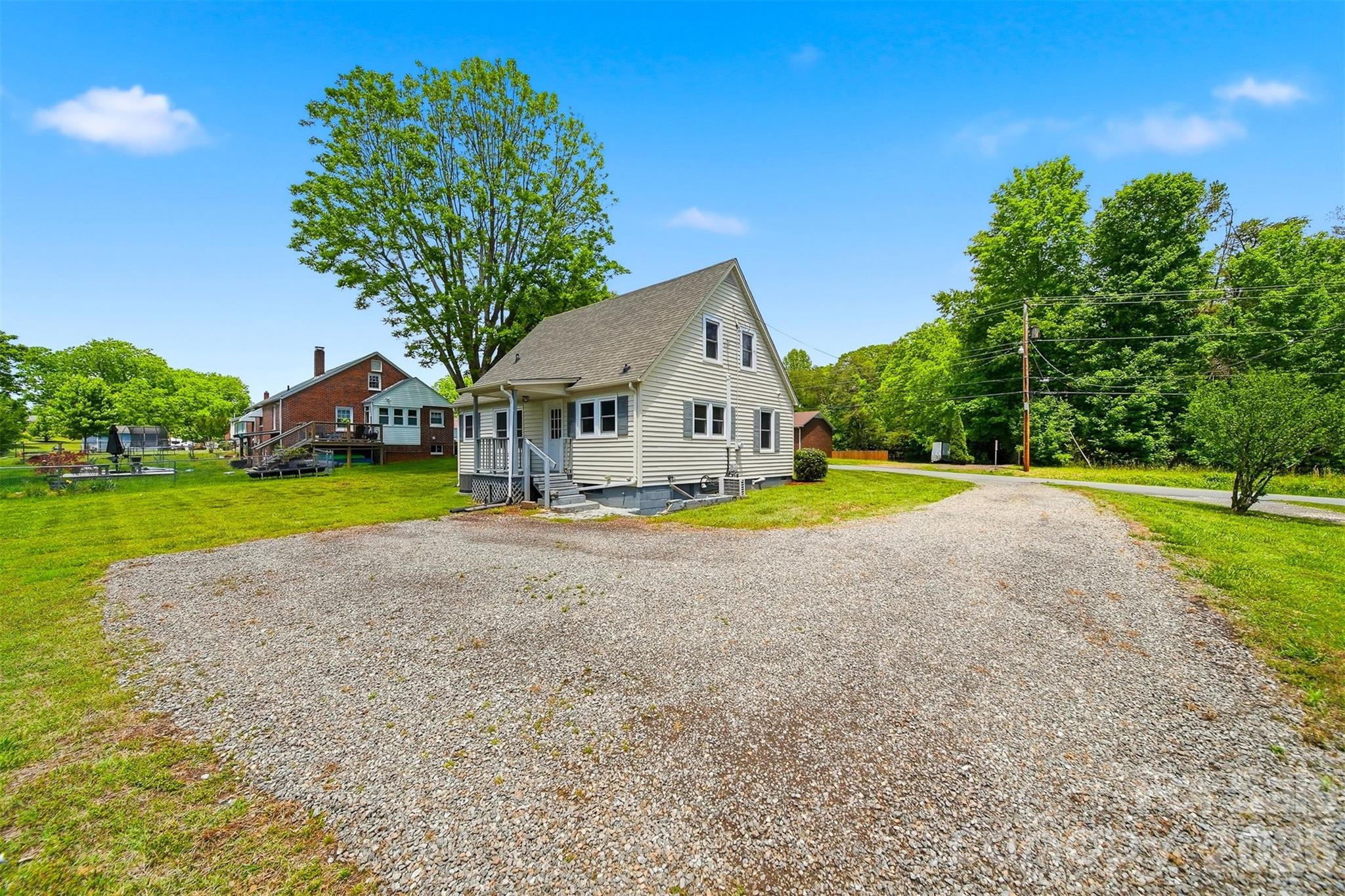 210 Valdese Drive — Morganton