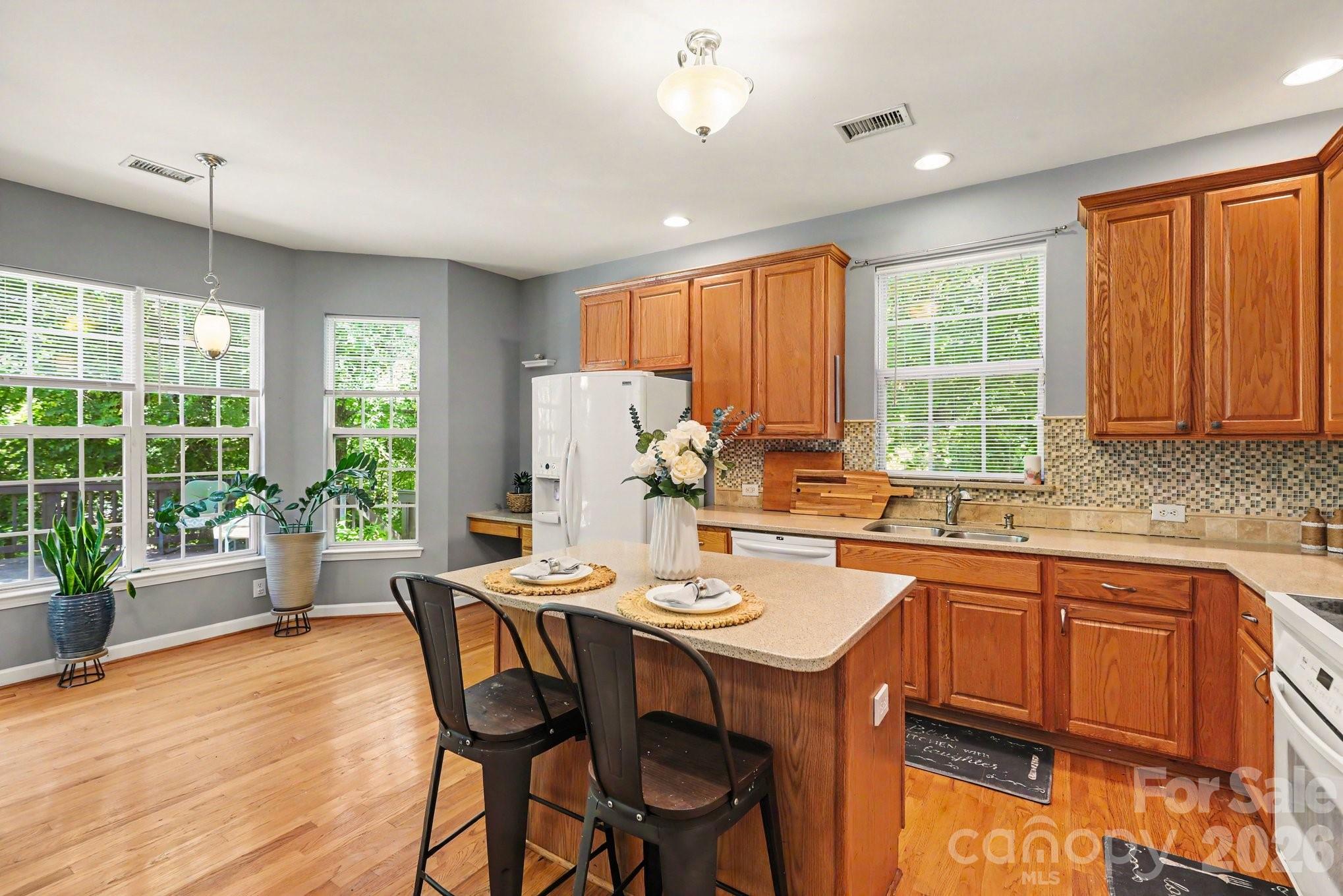 5604 Edgeweir Court — Charlotte